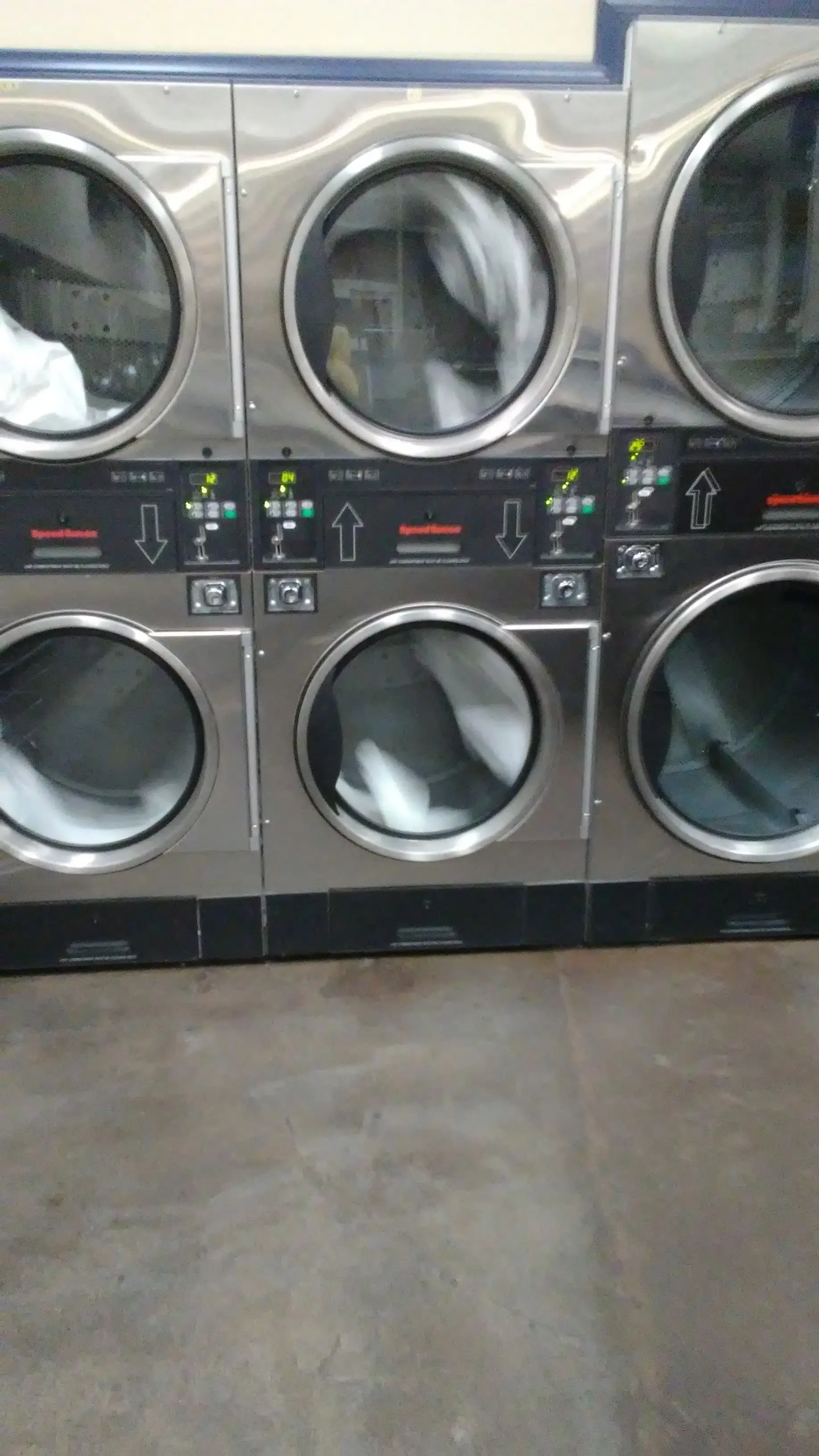 SoCal Wash and Fold - Van Nuys thumbnail 8