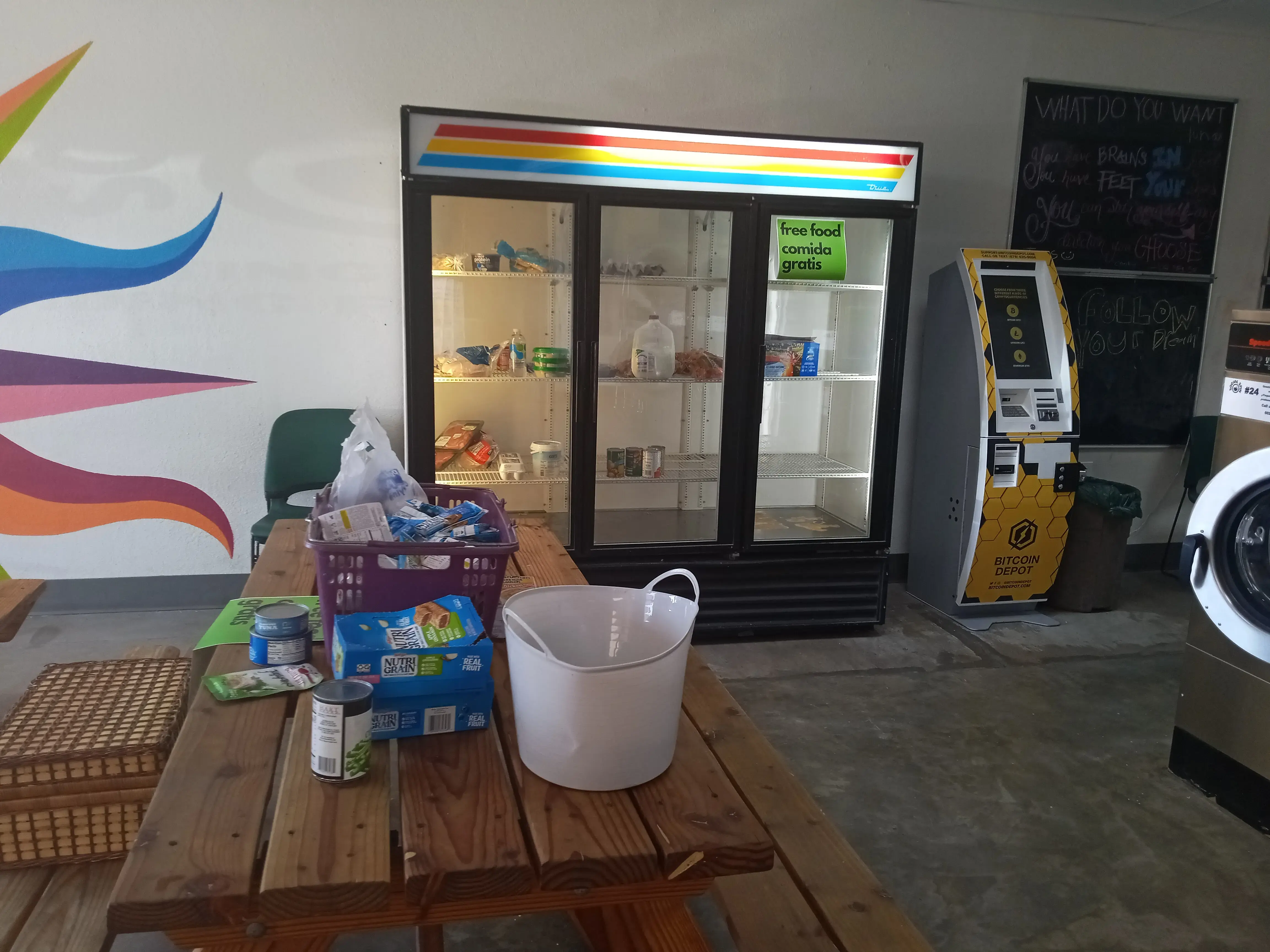 Social Spin Laundromat - Image 10