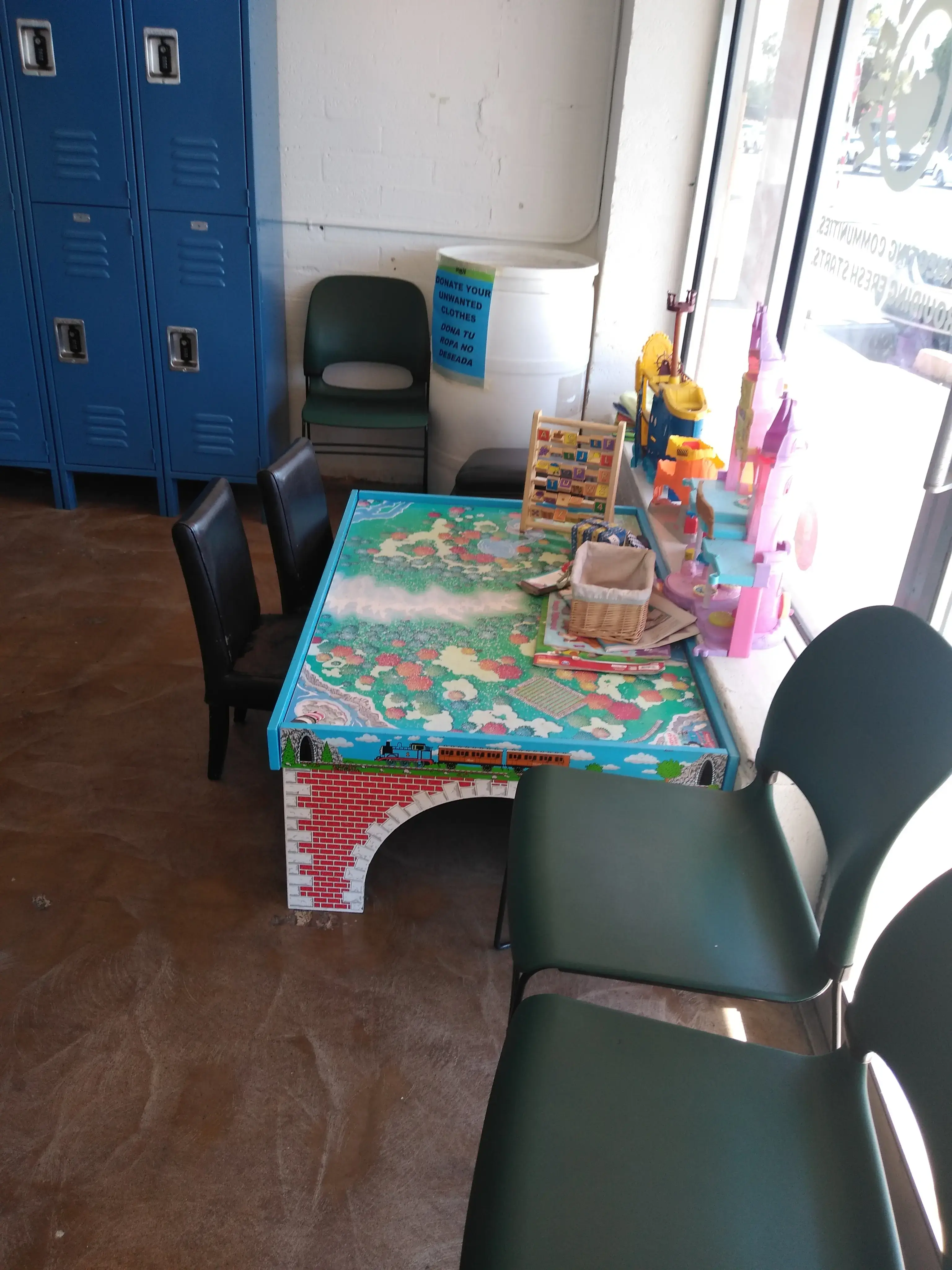 Social Spin Laundromat - Image 14