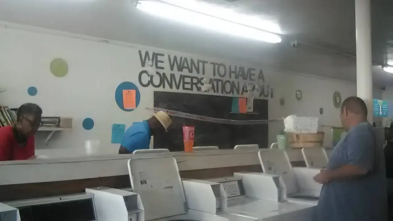 Social Spin Laundromat - Image 11