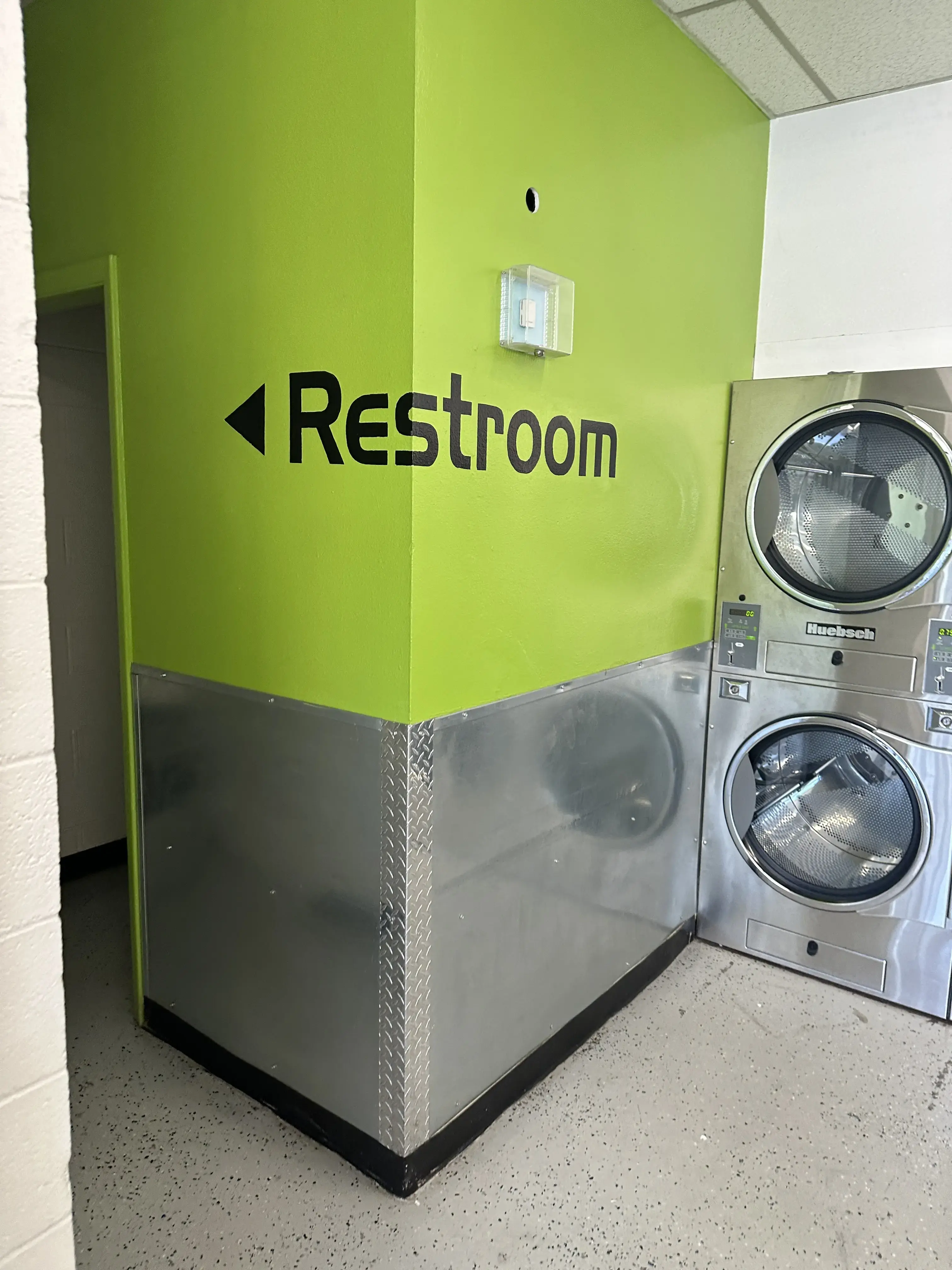 Solana Laundromat thumbnail 11