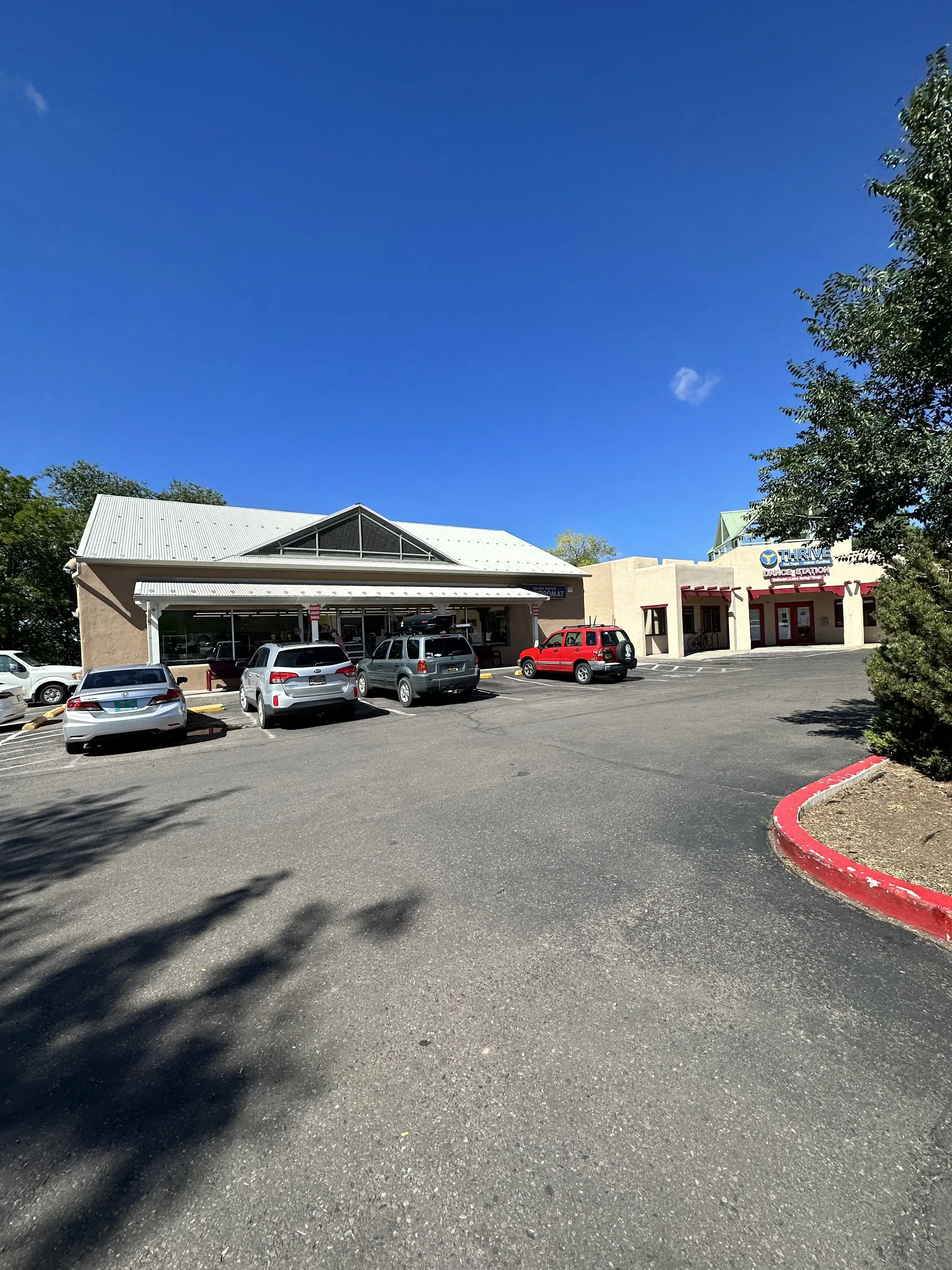Solana Laundromat thumbnail 9