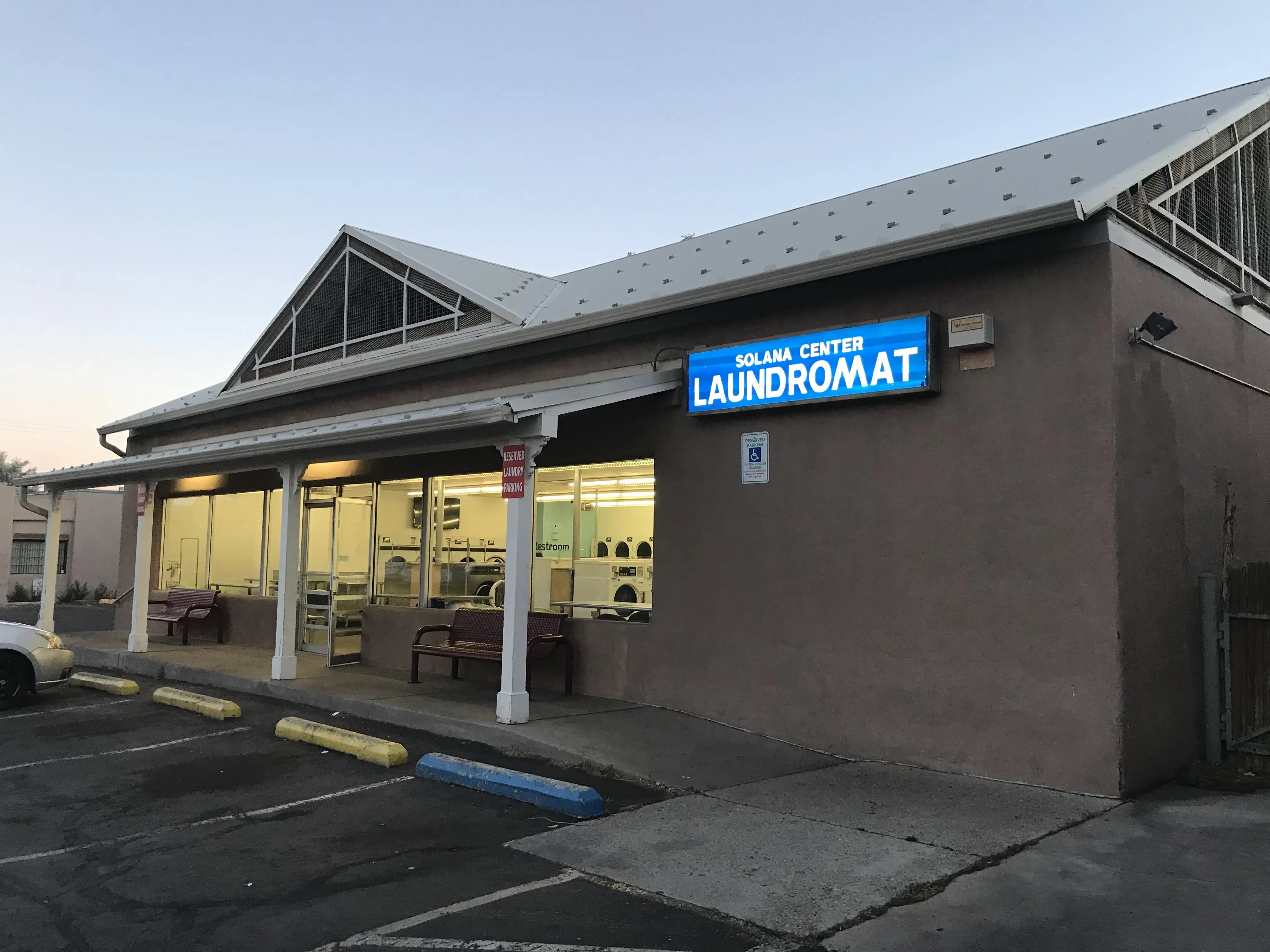 Solana Laundromat thumbnail 2
