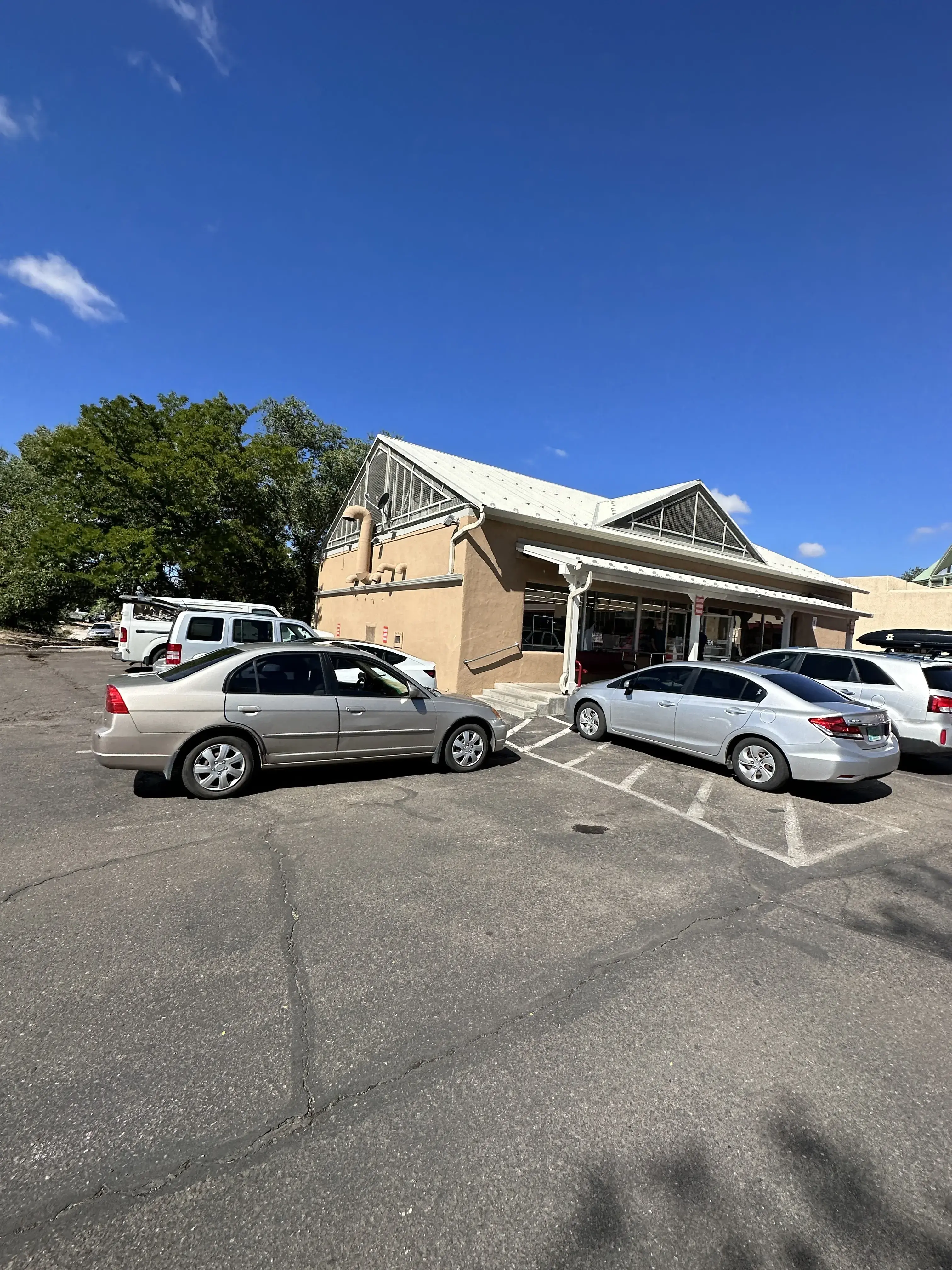Solana Laundromat - Image 4