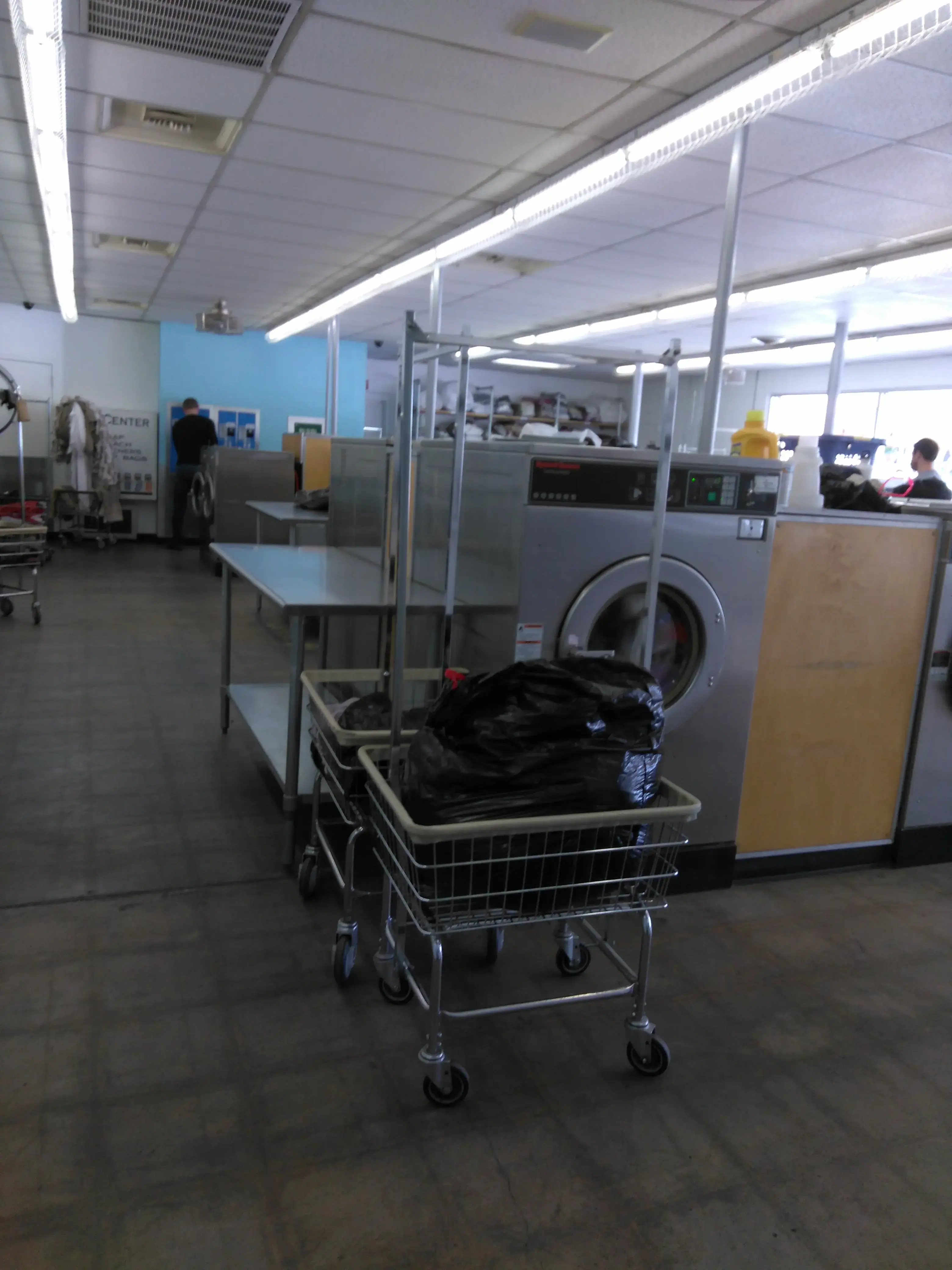 Solana Laundromat thumbnail 17