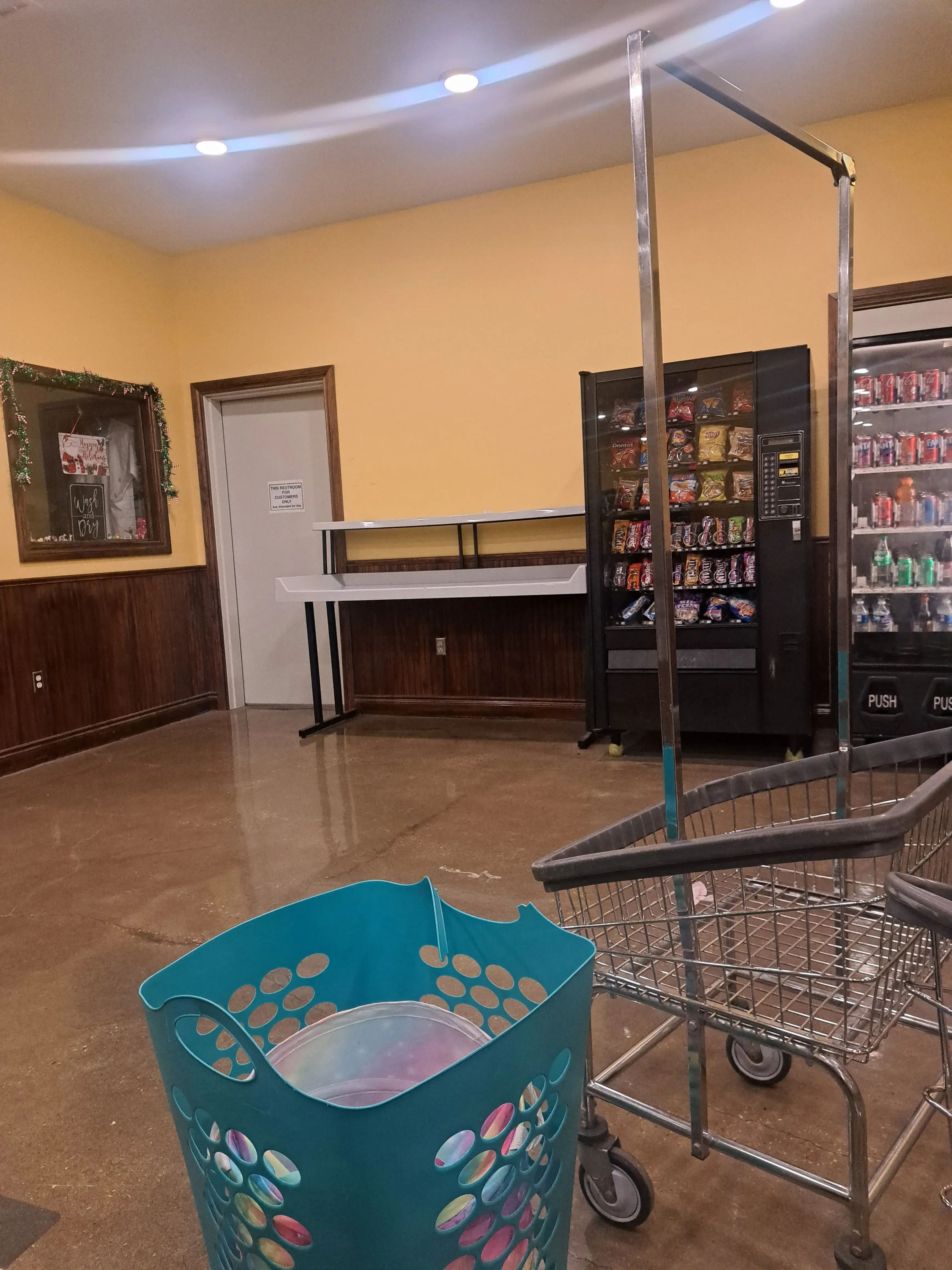 Solar Wash Coin Laundry thumbnail 6