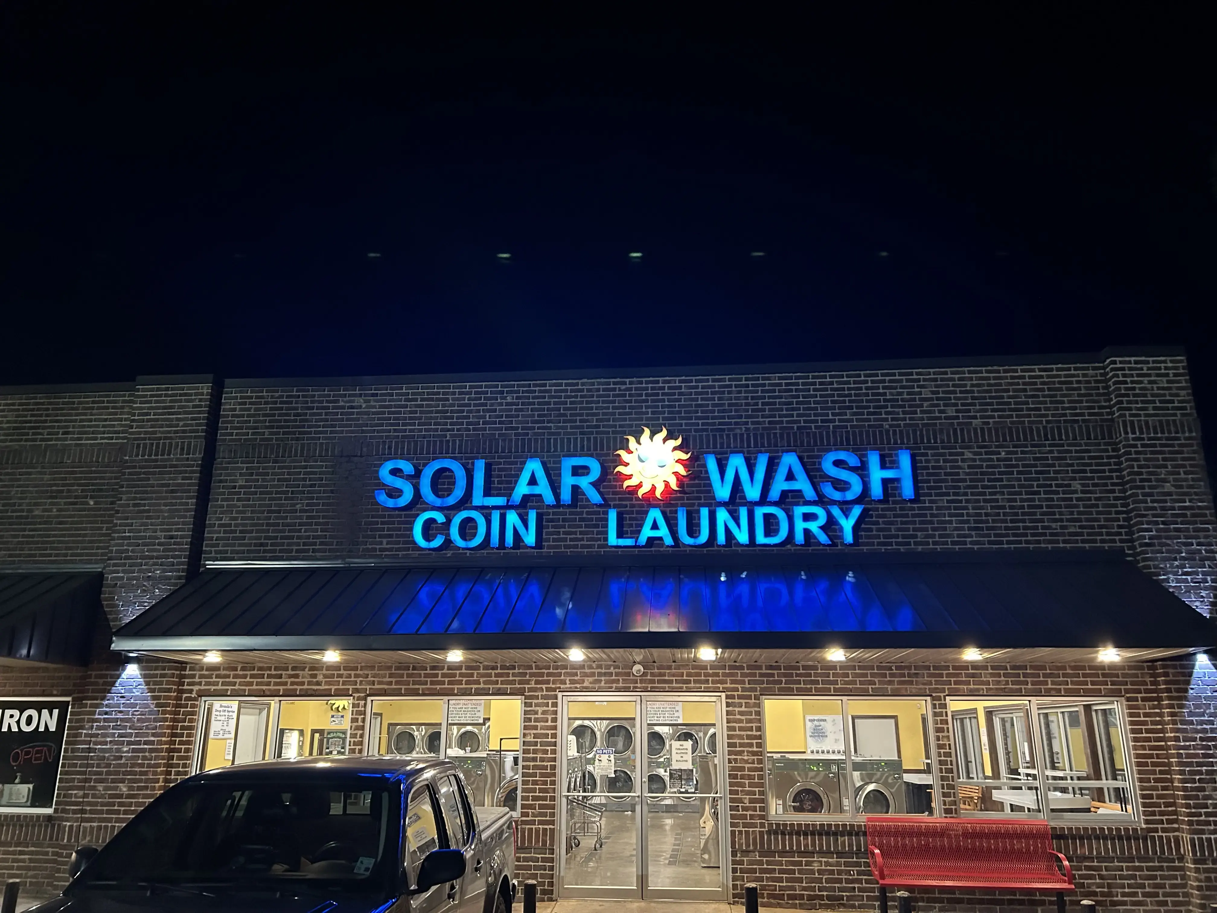 Solar Wash Coin Laundry - Image 3