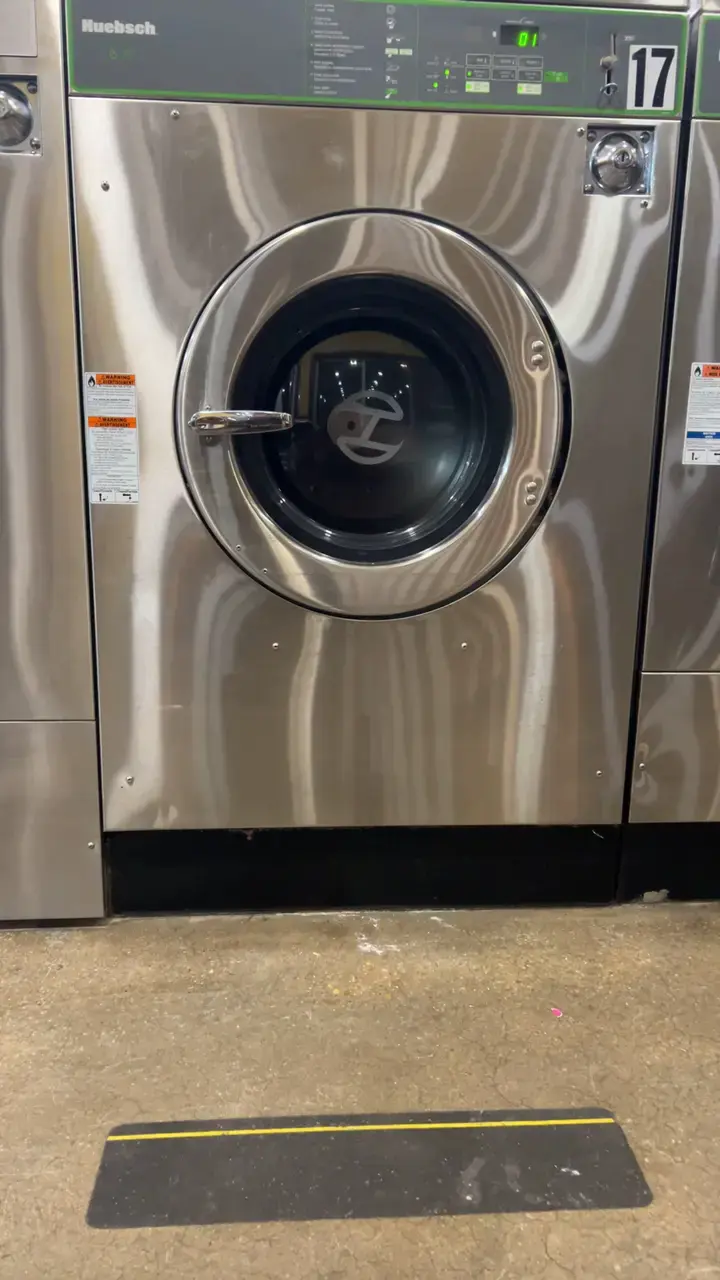 Solar Wash Coin Laundry - Image 14