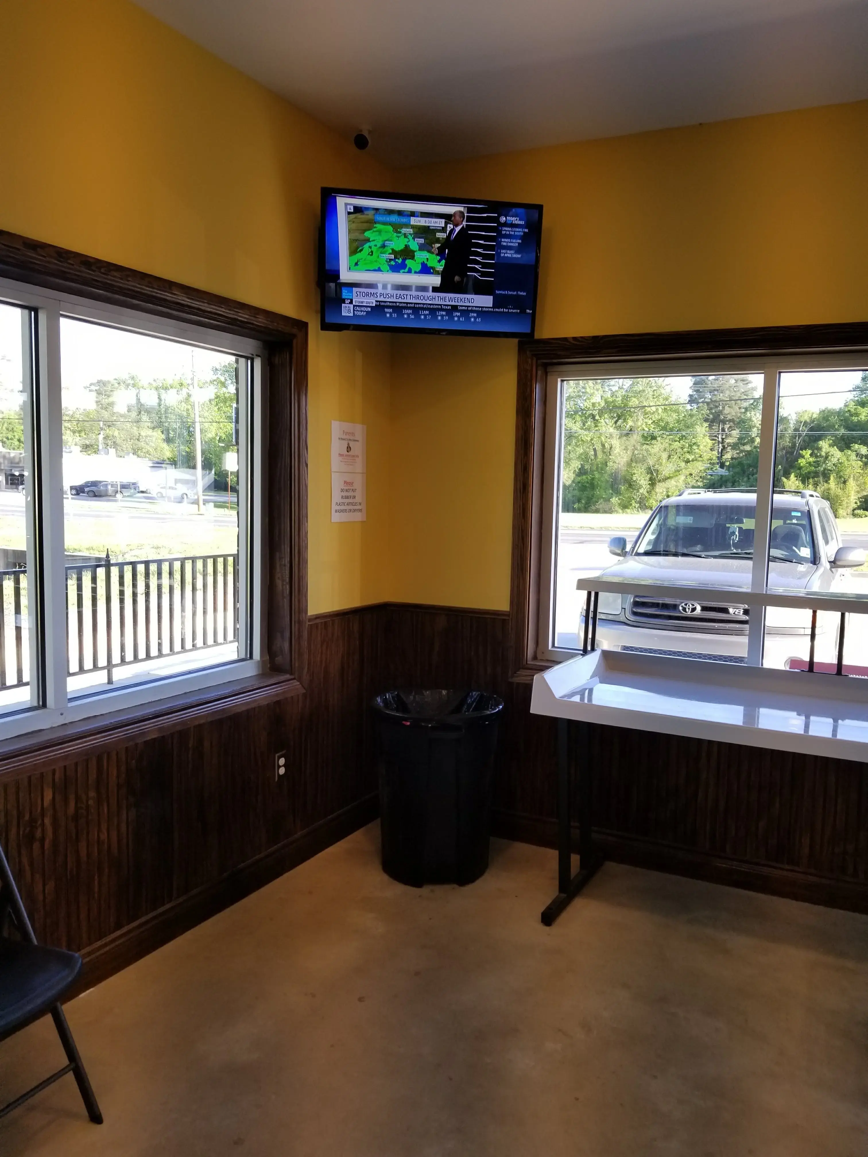 Solar Wash Coin Laundry - Image 16