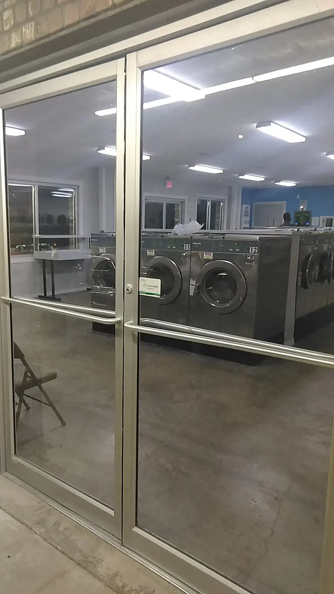 Solar Wash Coin Laundry - Image 14