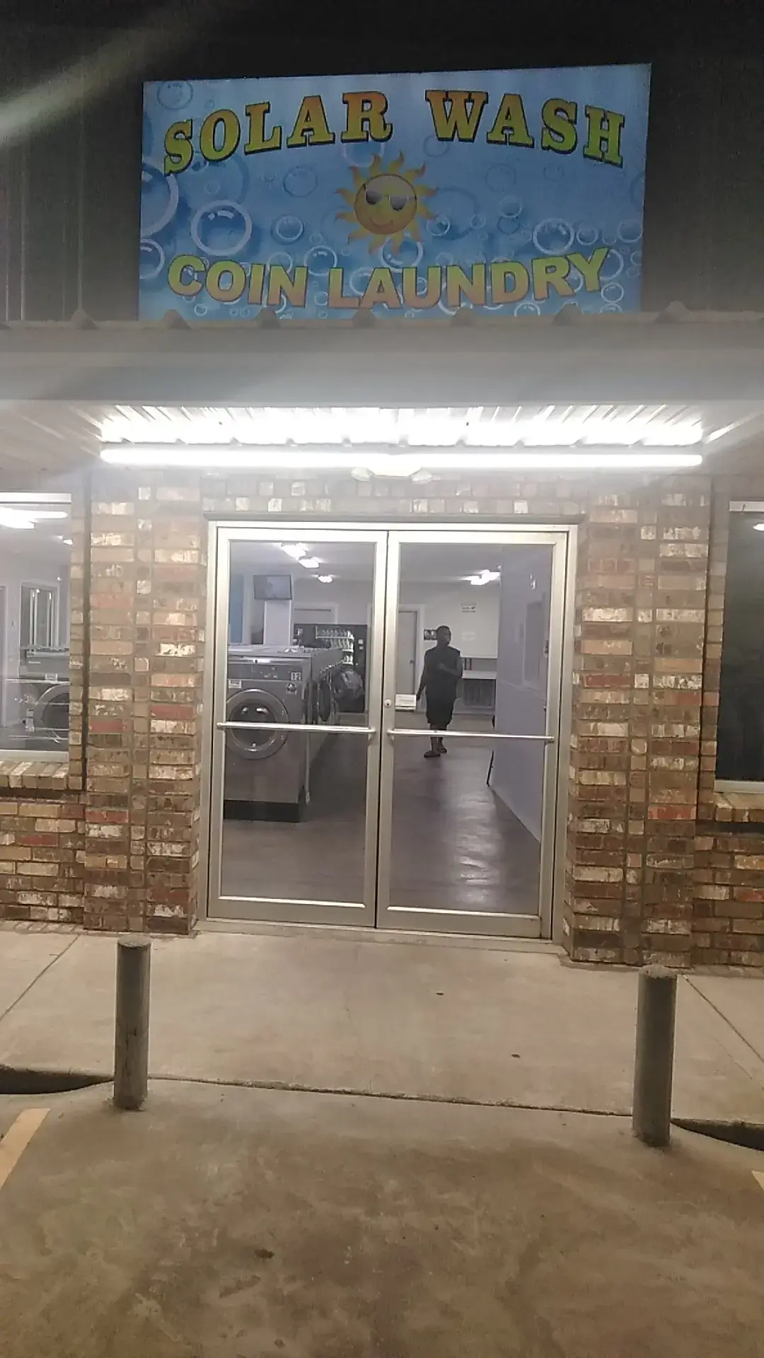 Solar Wash Coin Laundry - Image 8