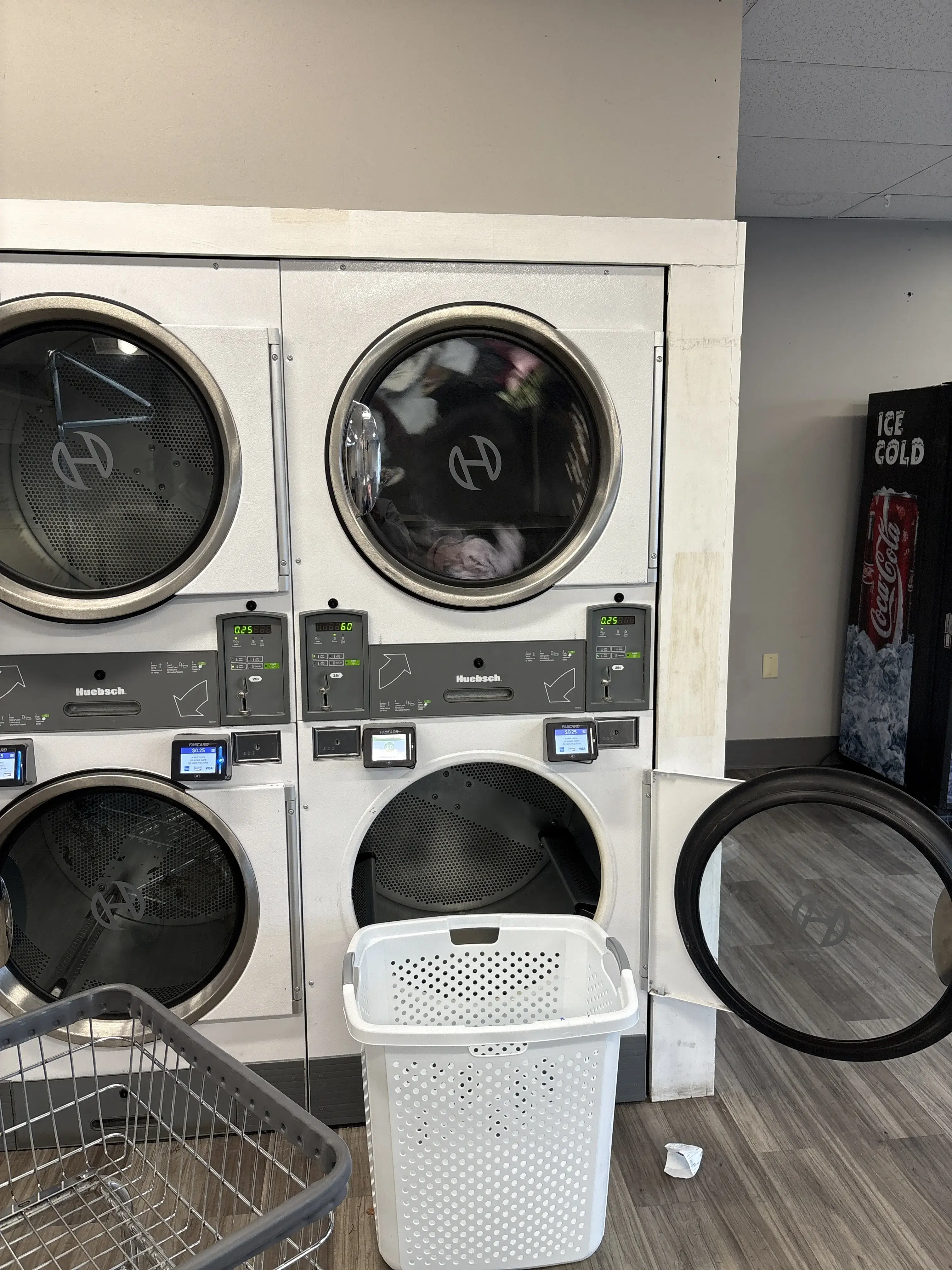 Somerville Street Laundromat thumbnail 16