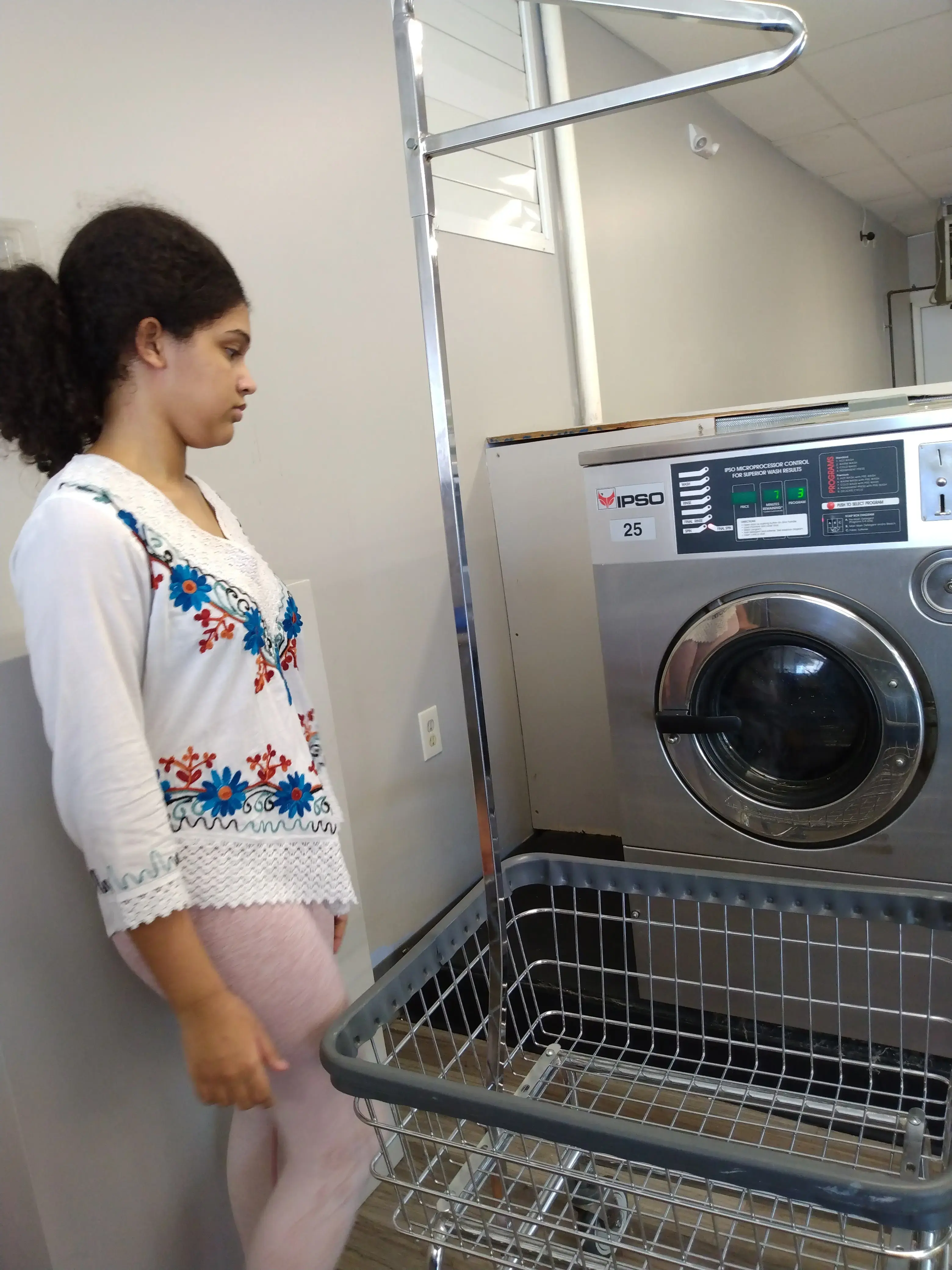 Somerville Street Laundromat - Image 20