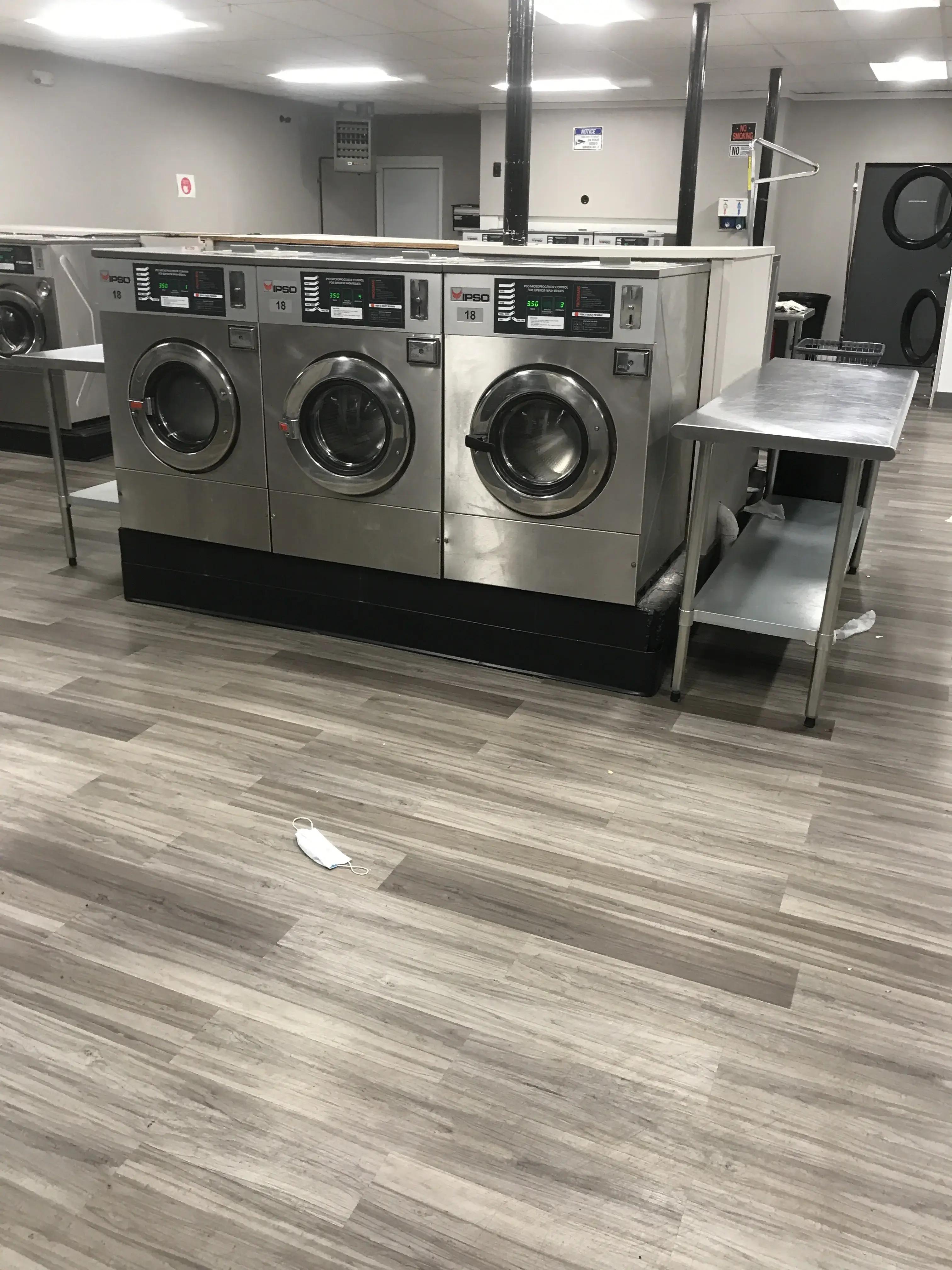 Somerville Street Laundromat thumbnail 14