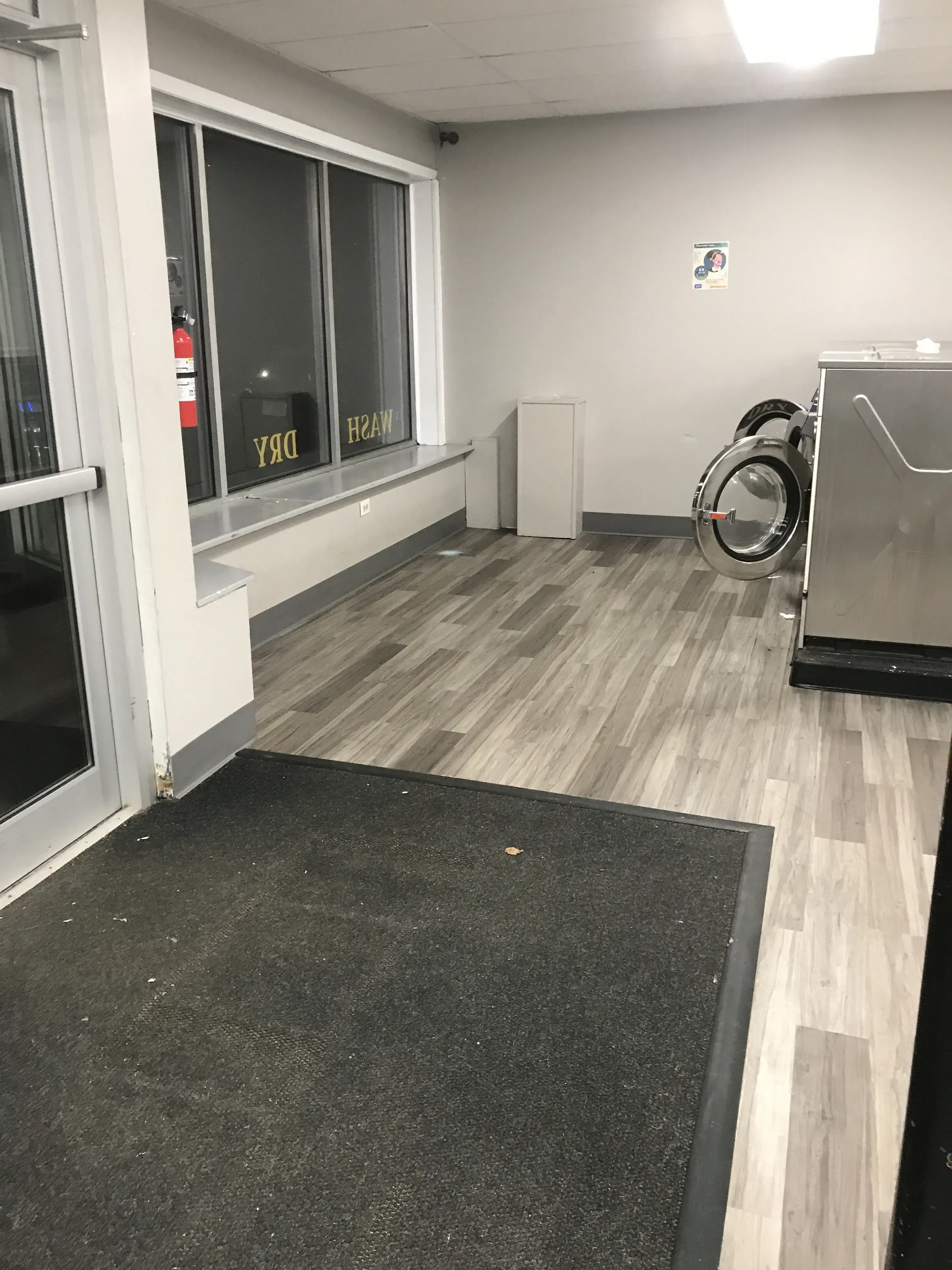 Somerville Street Laundromat - Image 13