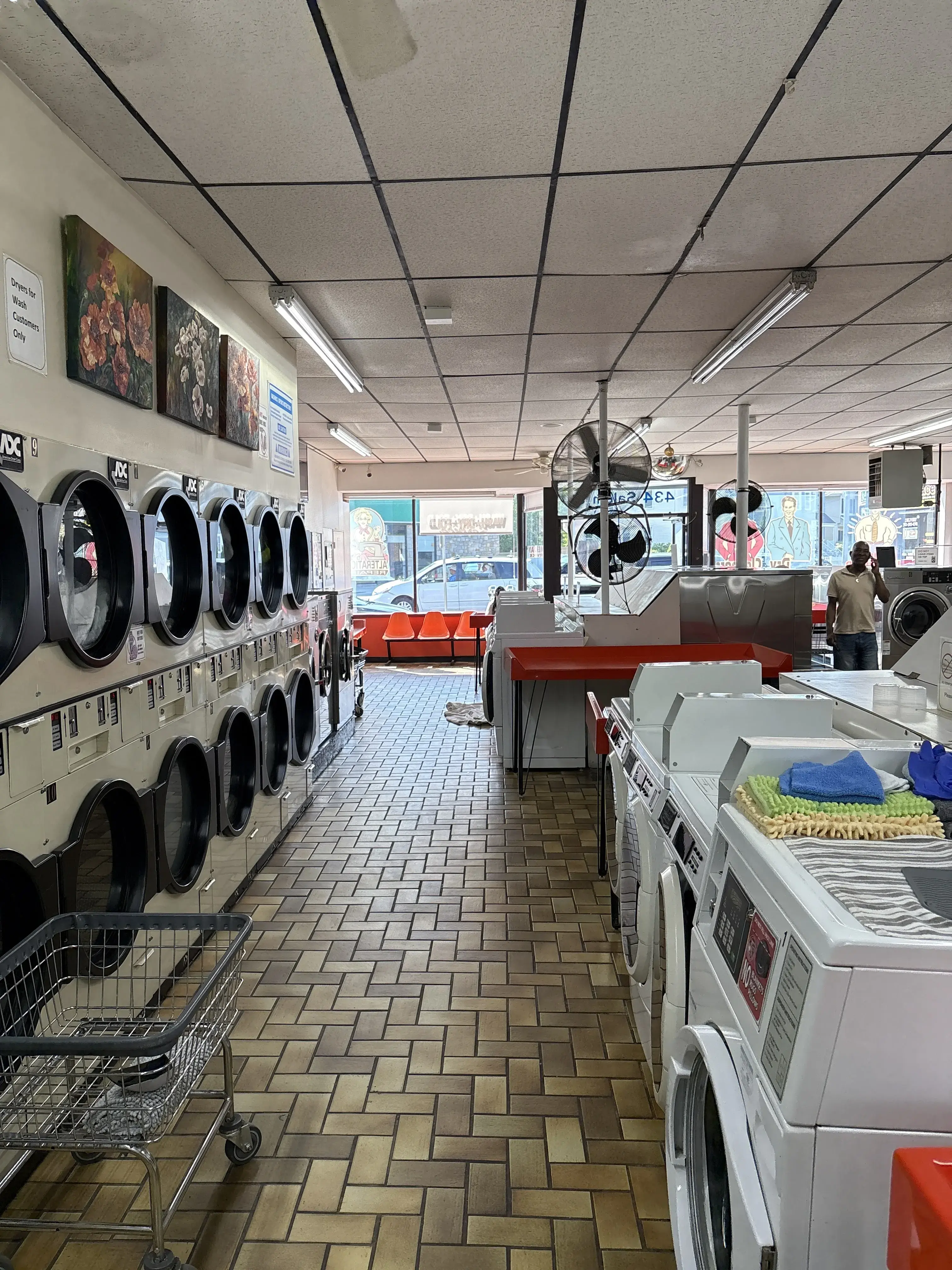 Song's Homestyle Laundromat - Image 2