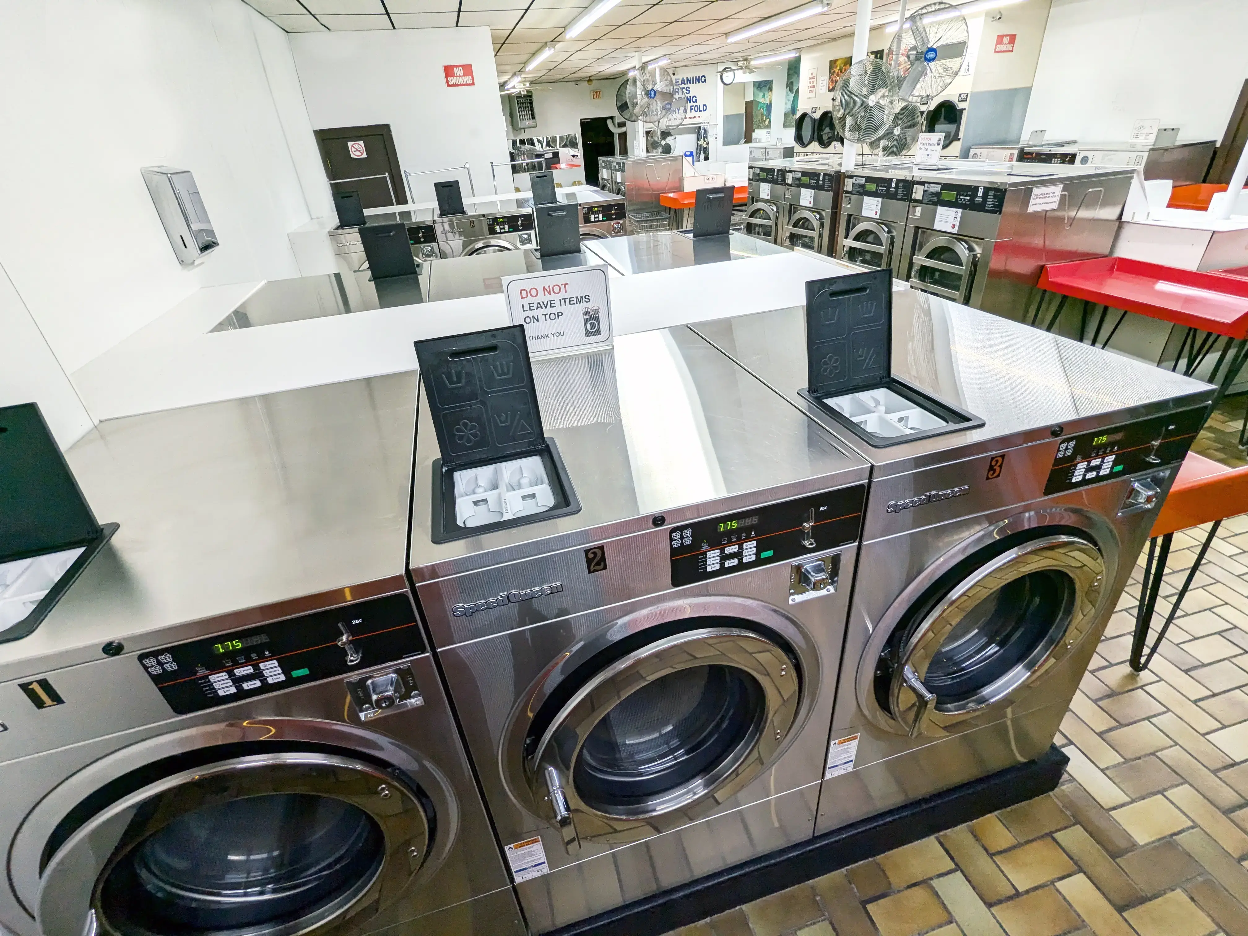 Song's Homestyle Laundromat - Image 6