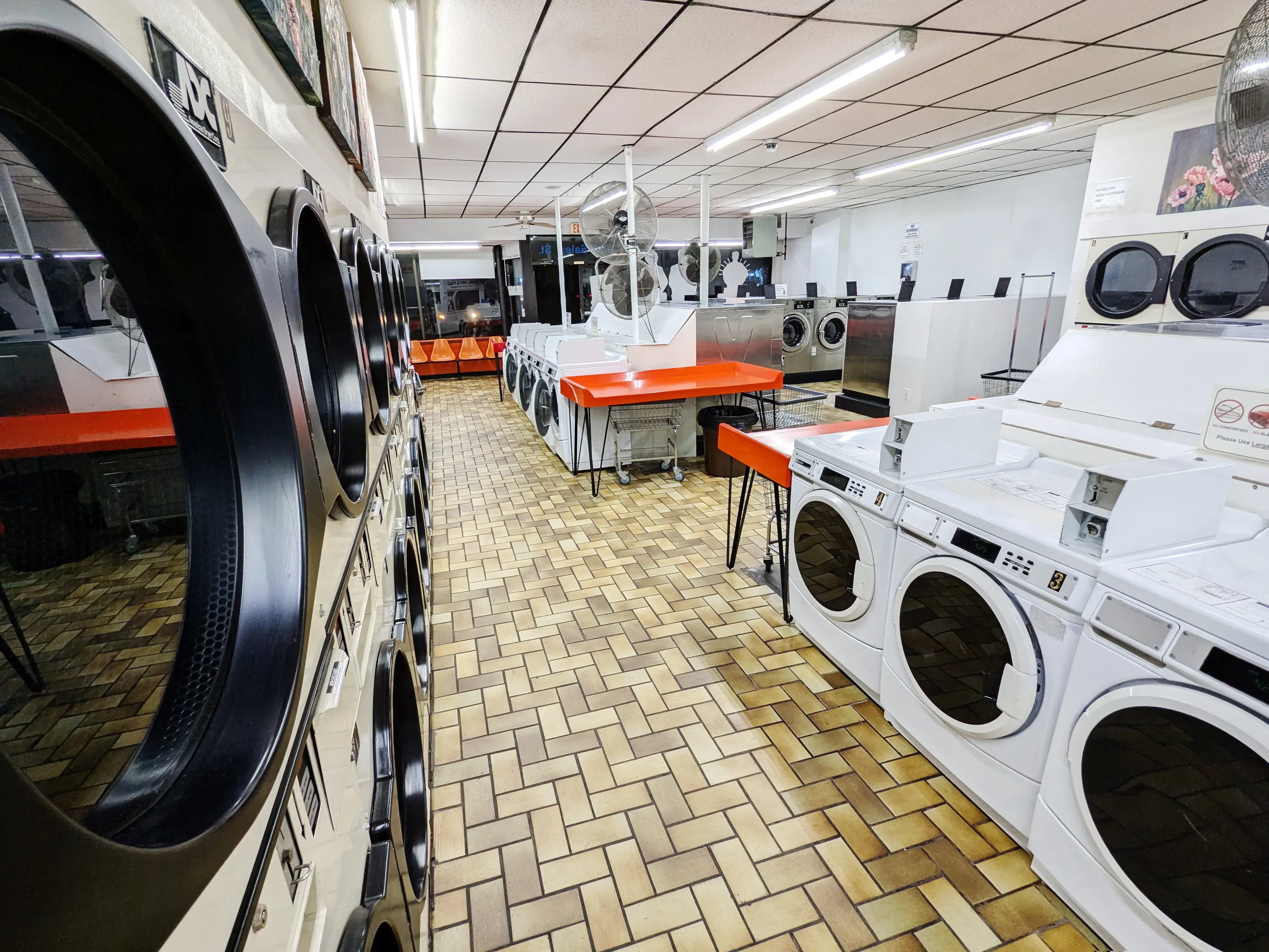 Song's Homestyle Laundromat - Image 3