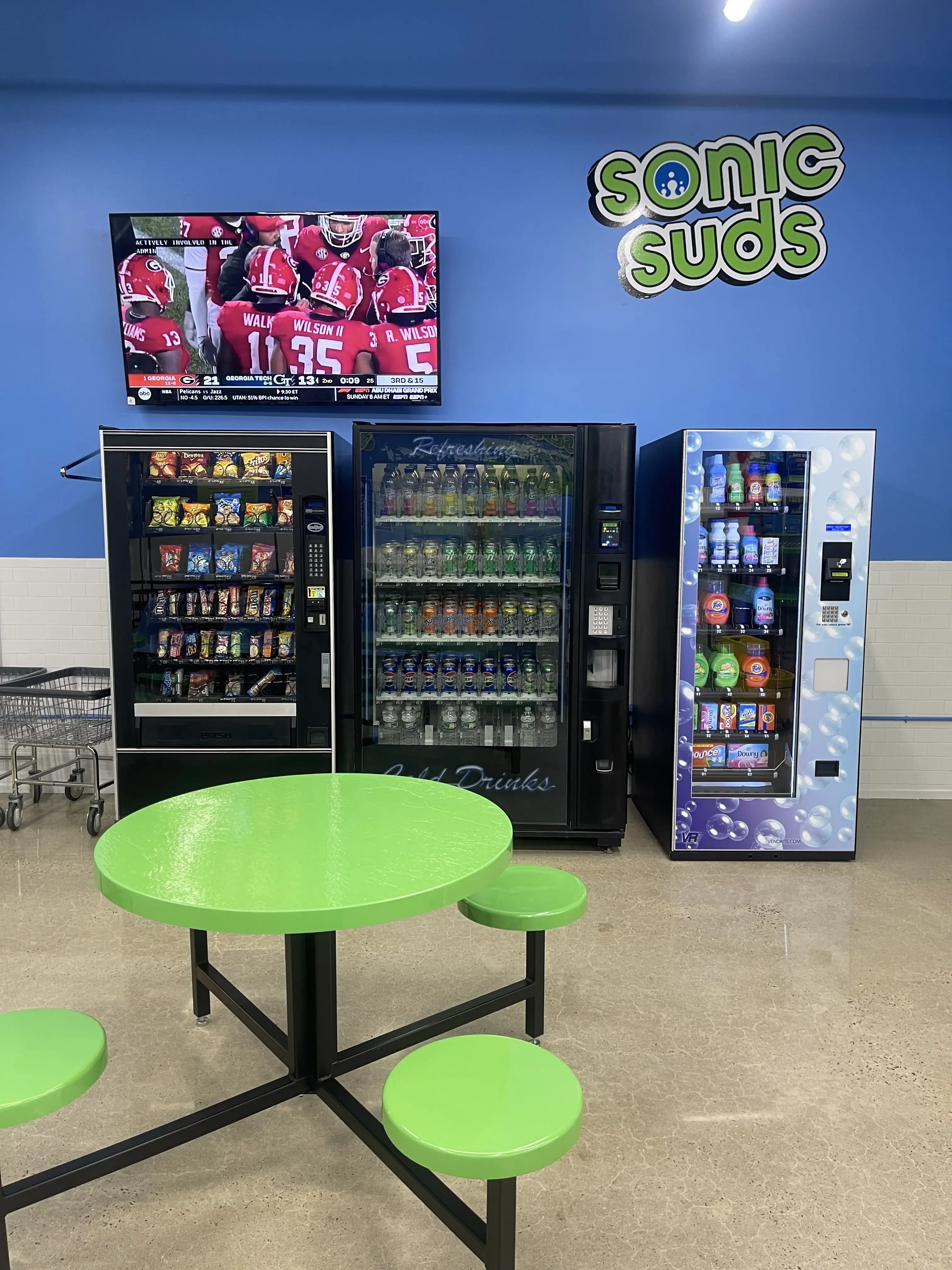 Sonic Suds Laundromat - Image 11