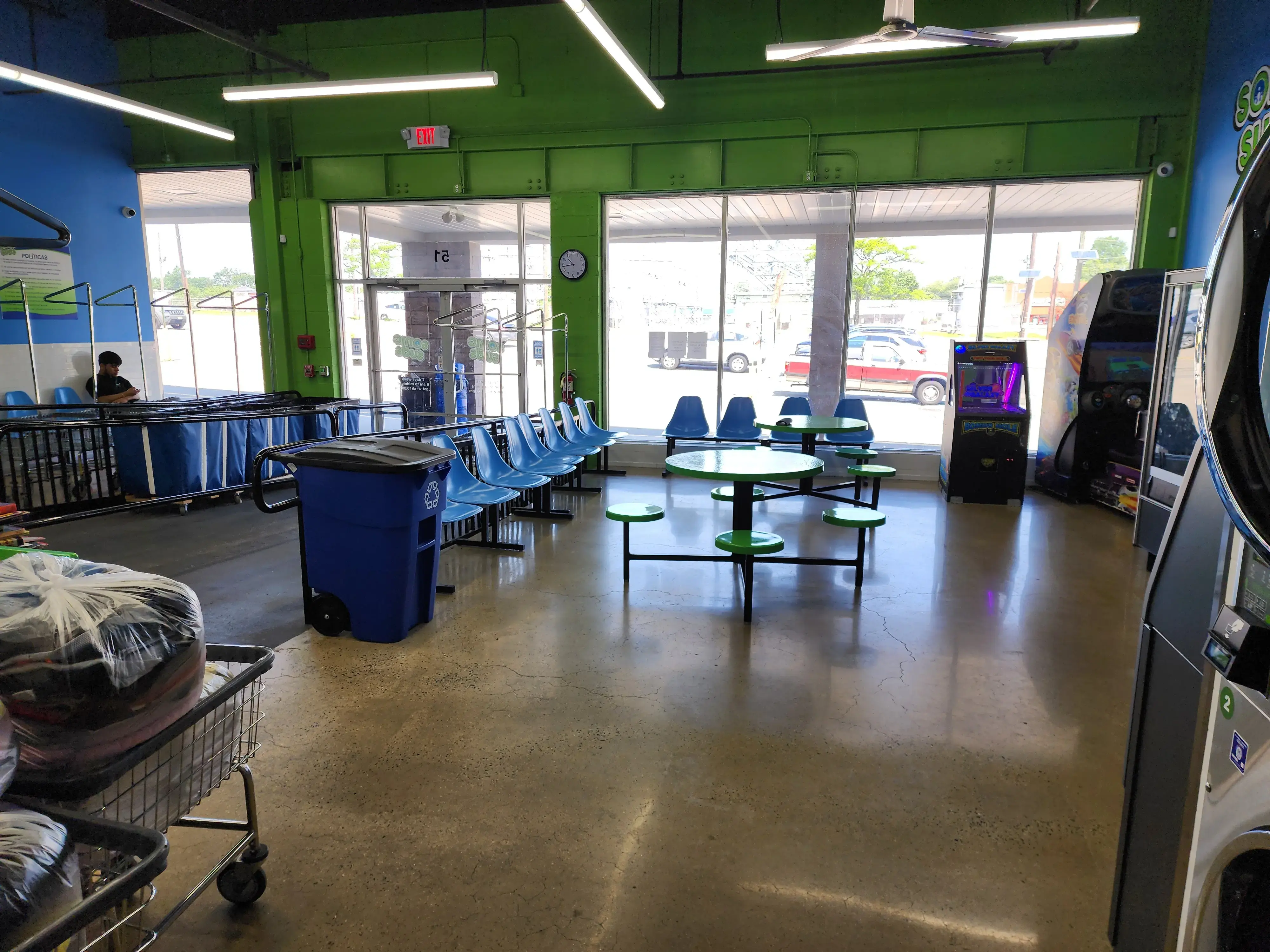 Sonic Suds Laundromat thumbnail 8