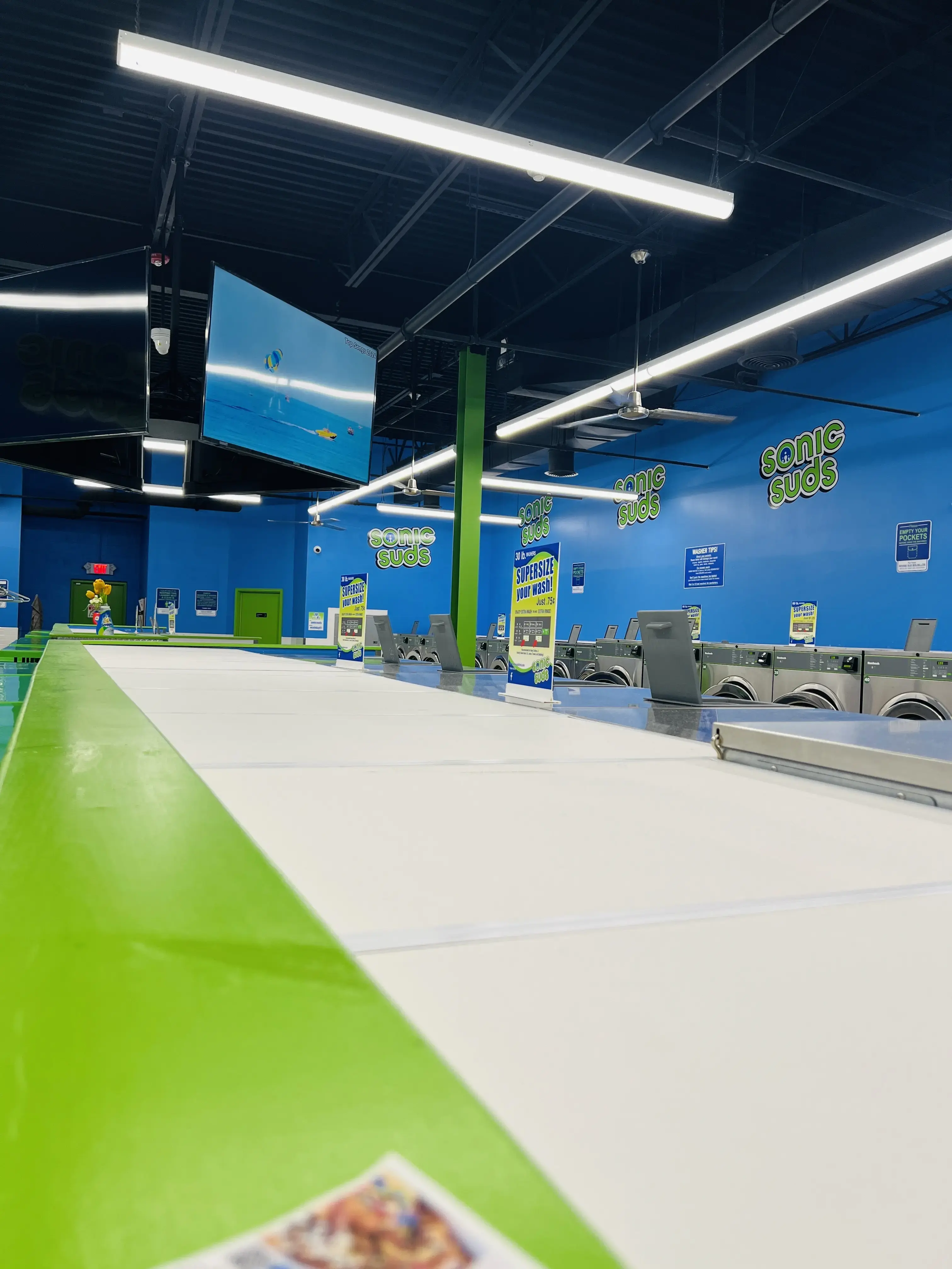Sonic Suds Laundromat - Image 9