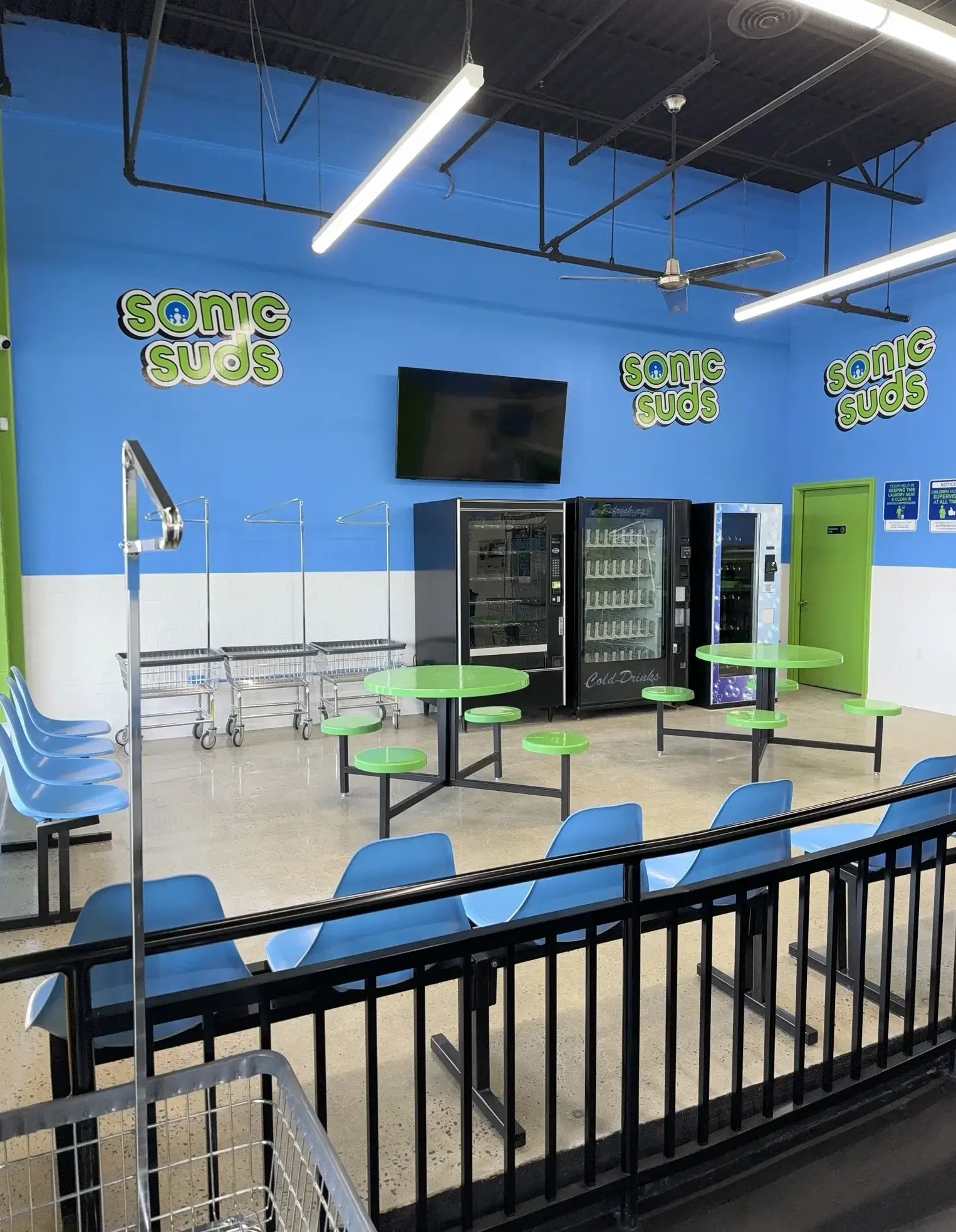 Sonic Suds Laundromat - Image 10