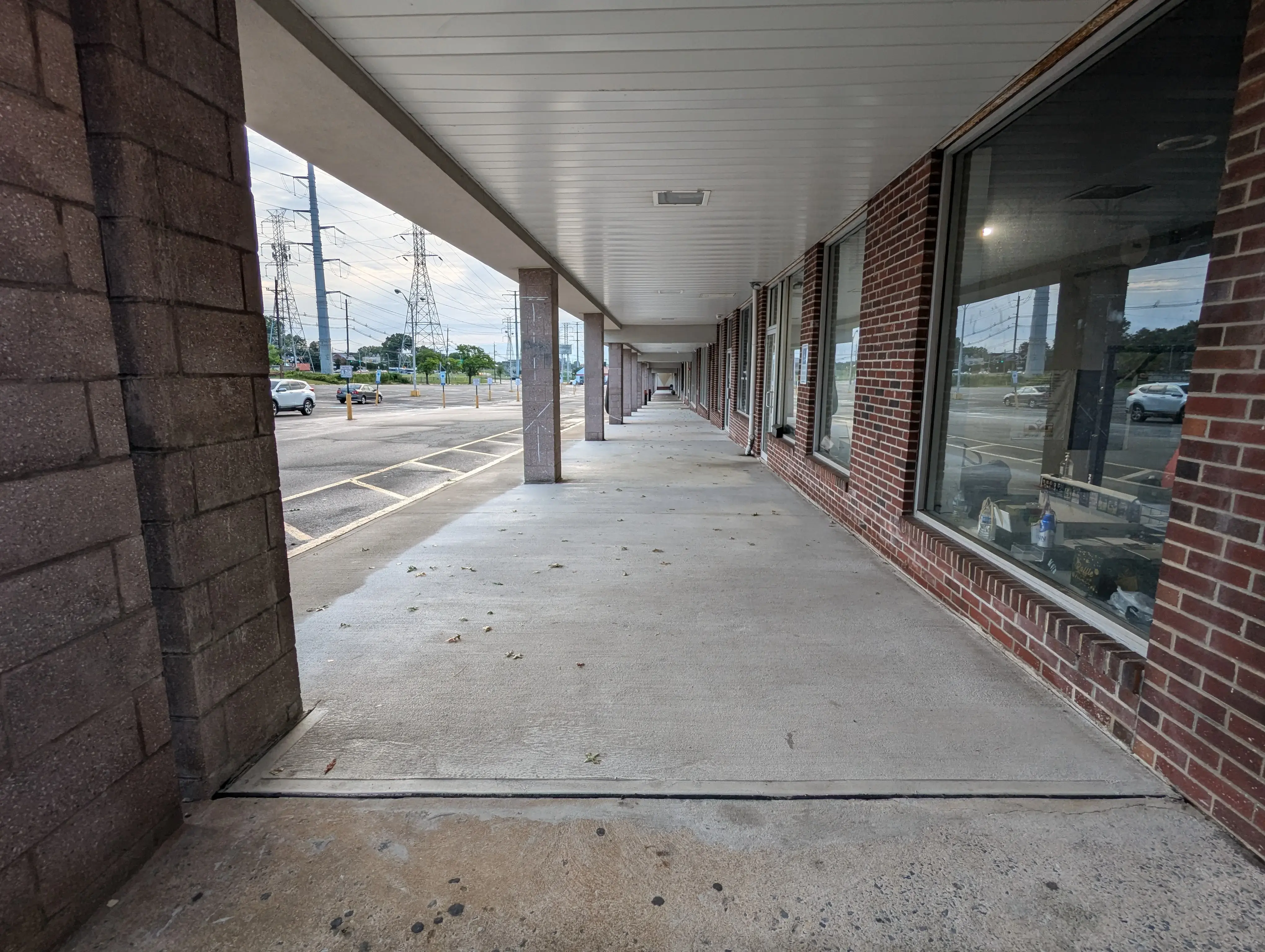 Sonic Suds Laundromat - Image 14