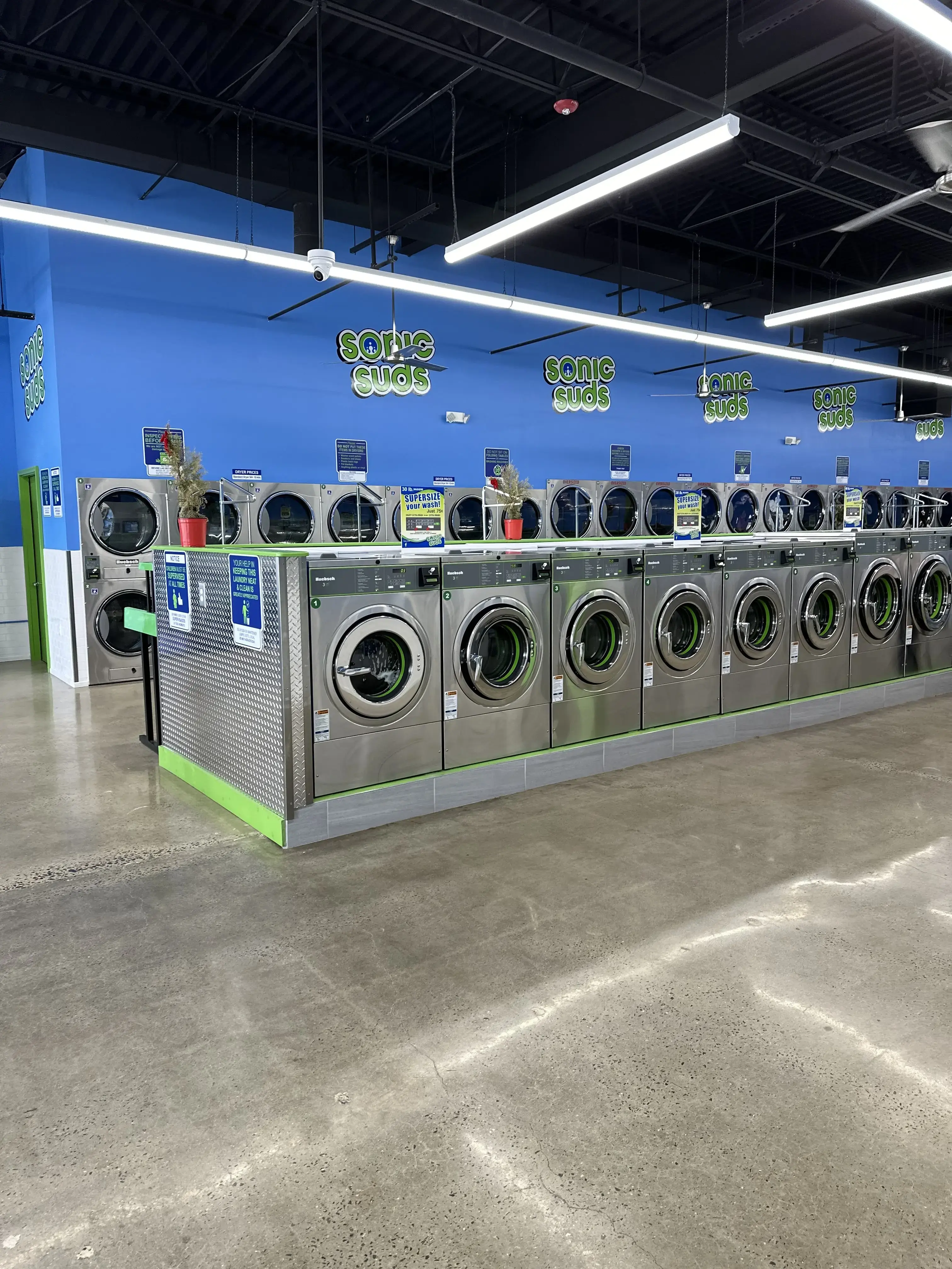 Sonic Suds Laundromat - Image 4