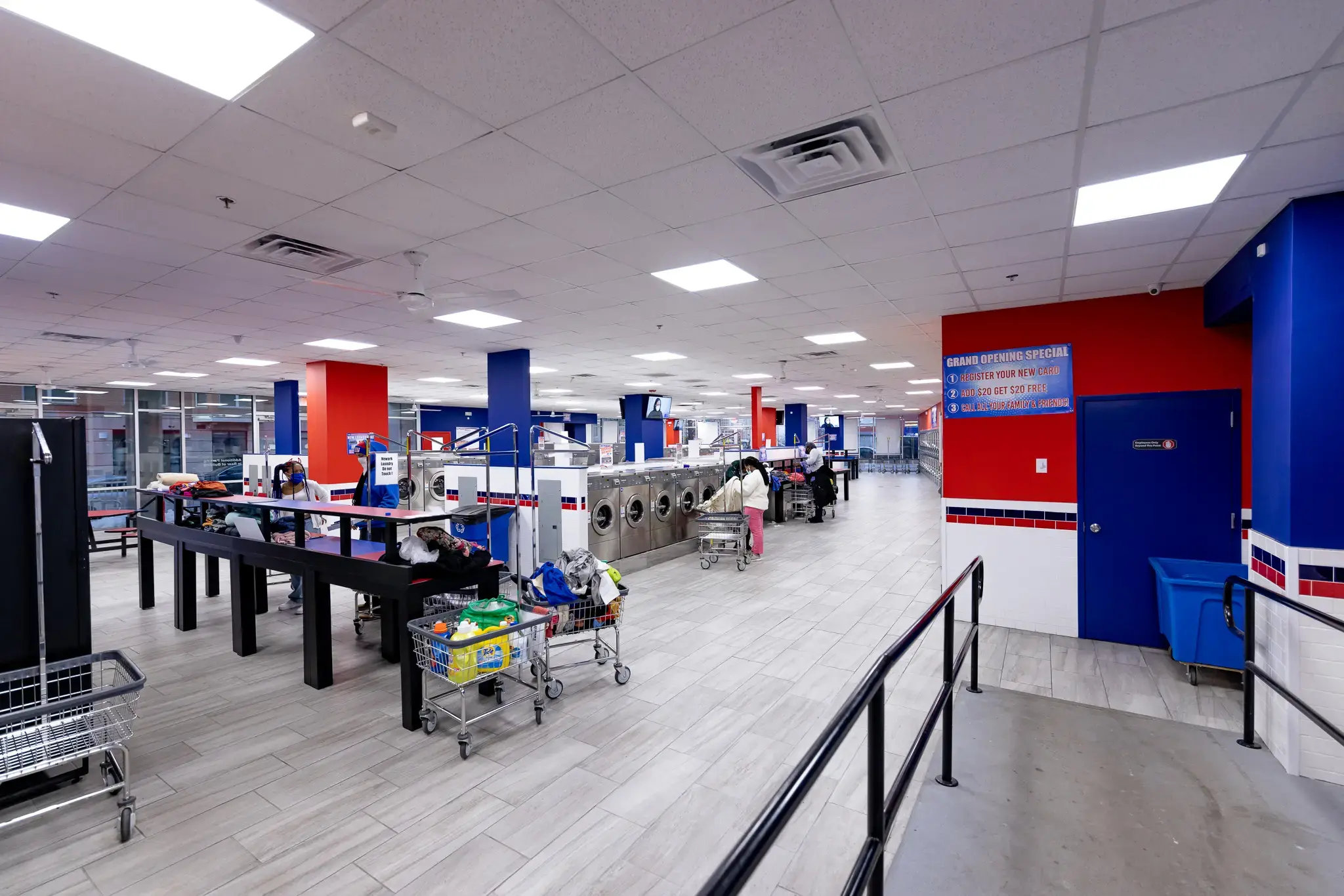 Sonic Suds Laundromat of Newark thumbnail 3