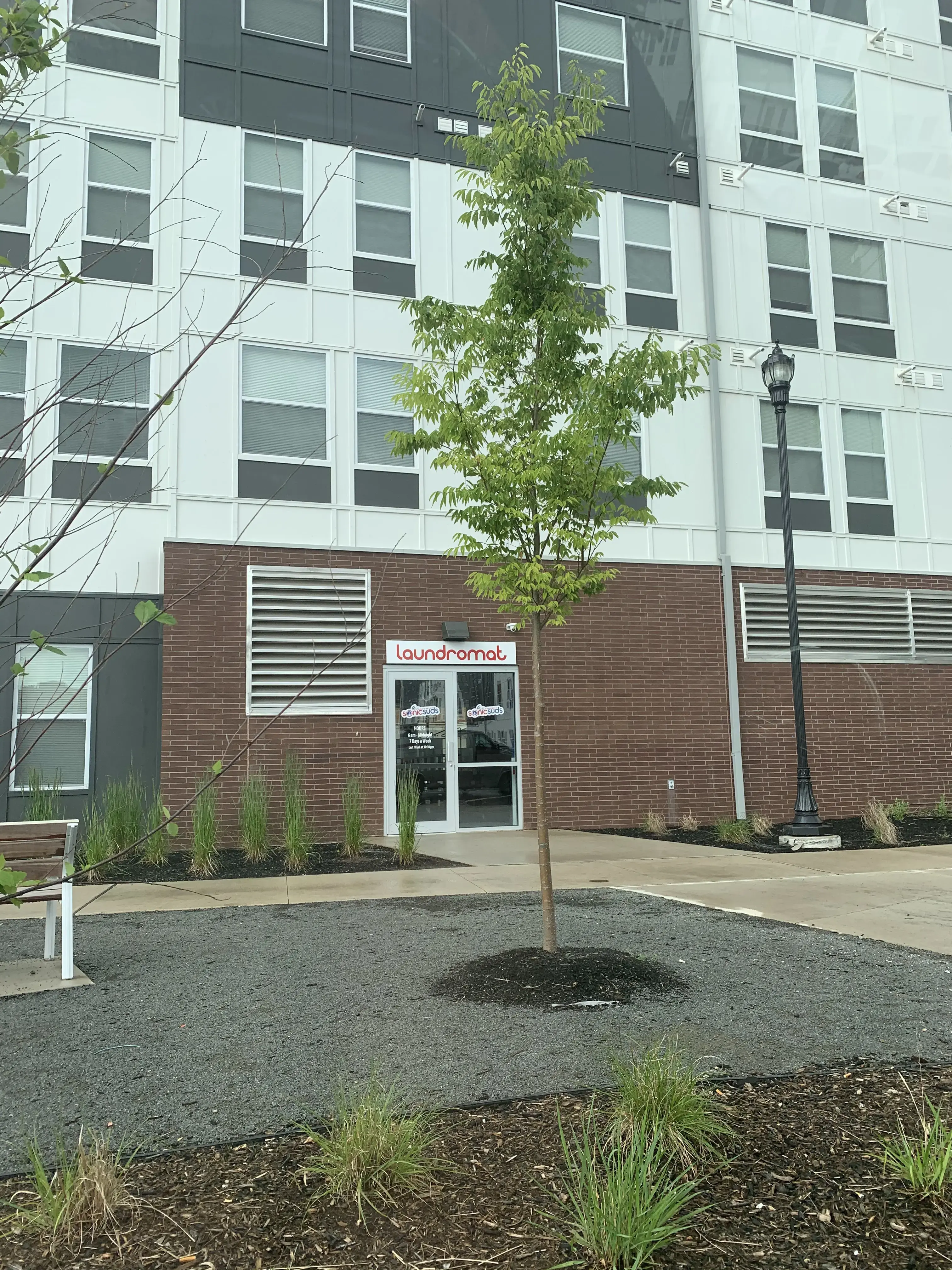 Sonic Suds Laundromat of Newark - Image 14