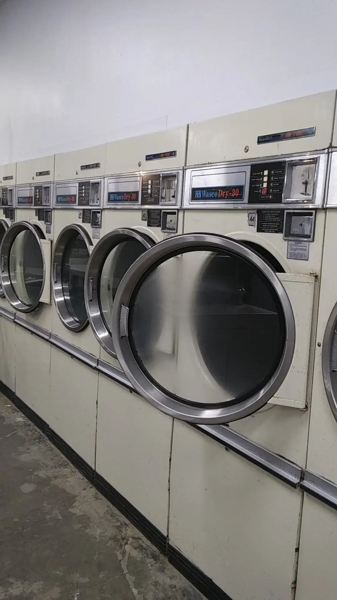 Sonoma Square Laundromat thumbnail 9
