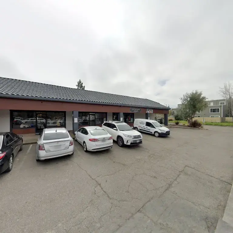Sonoma Square Laundromat - Image 12