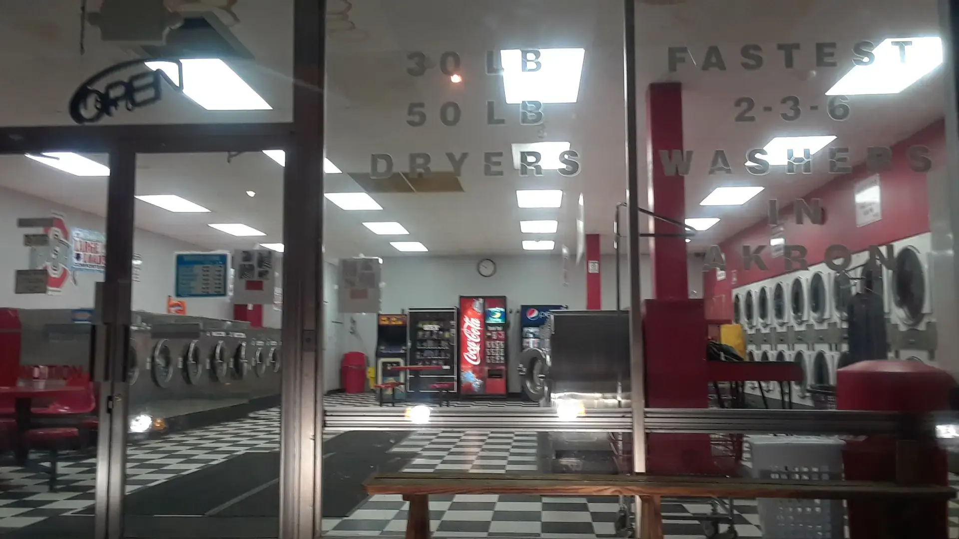 Sophie’s Laundromat thumbnail 18