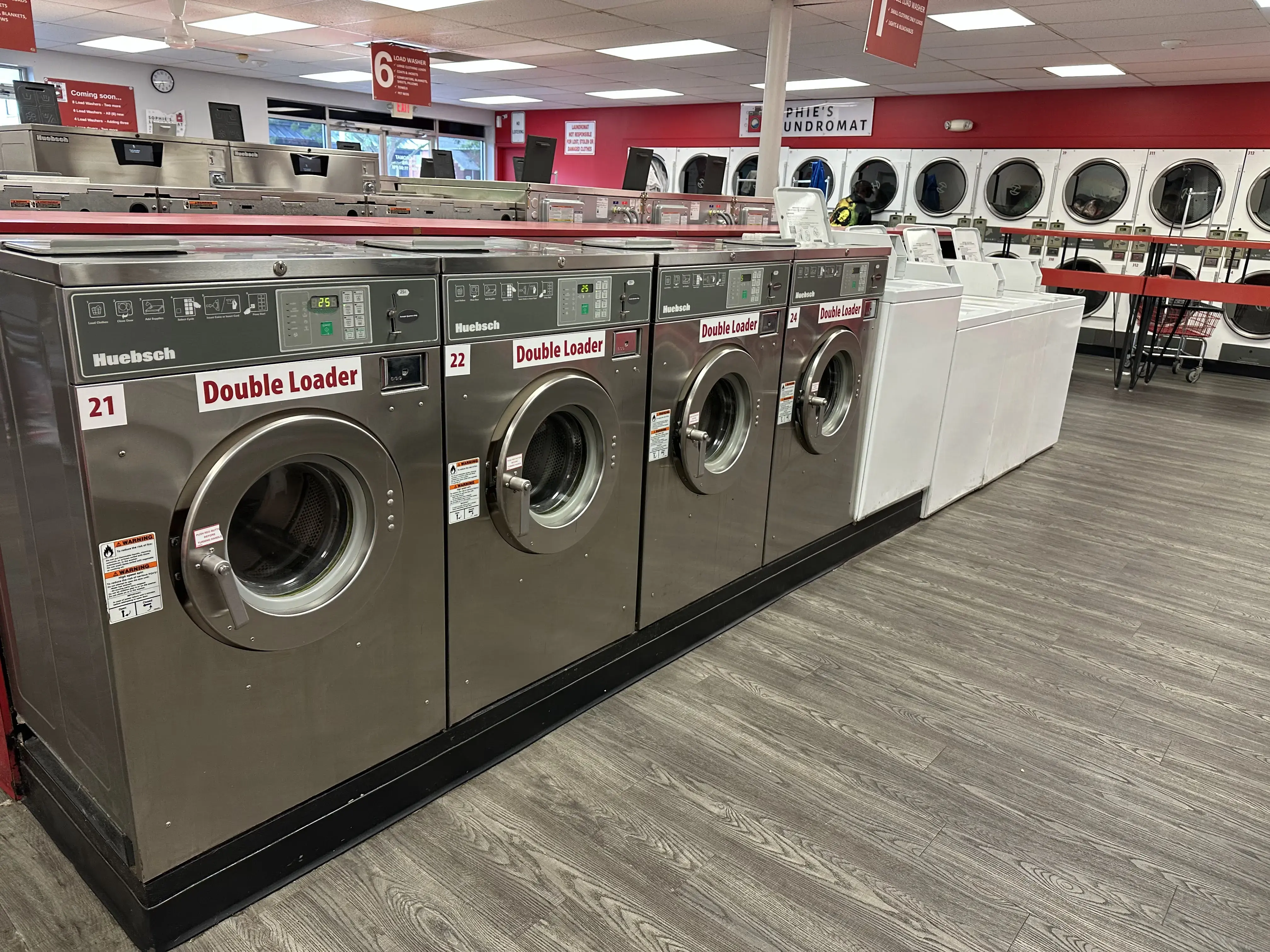 Sophie's Laundromat thumbnail 15