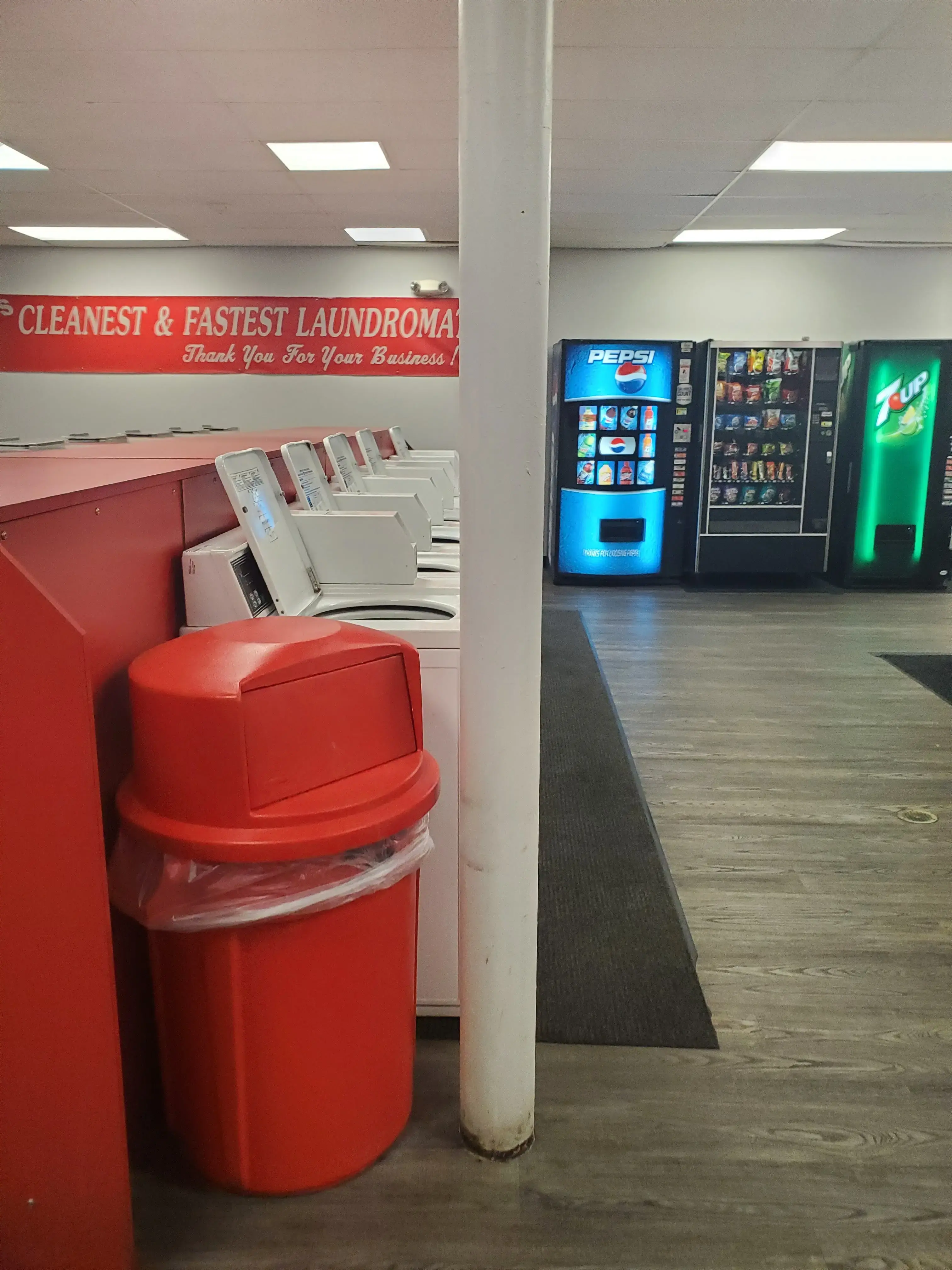 Sophie's Laundromat - Image 9