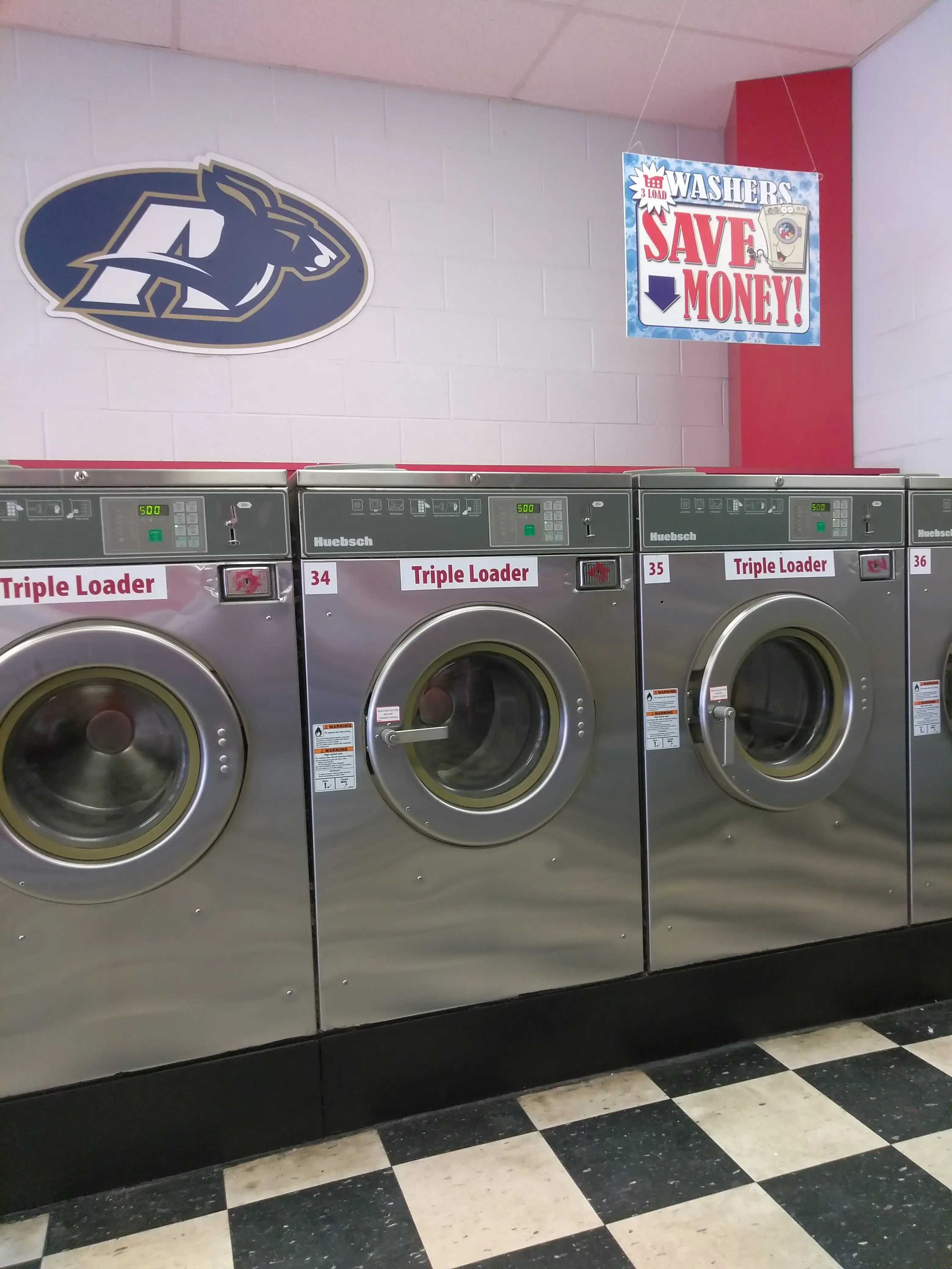 Sophie's Laundromat thumbnail 16
