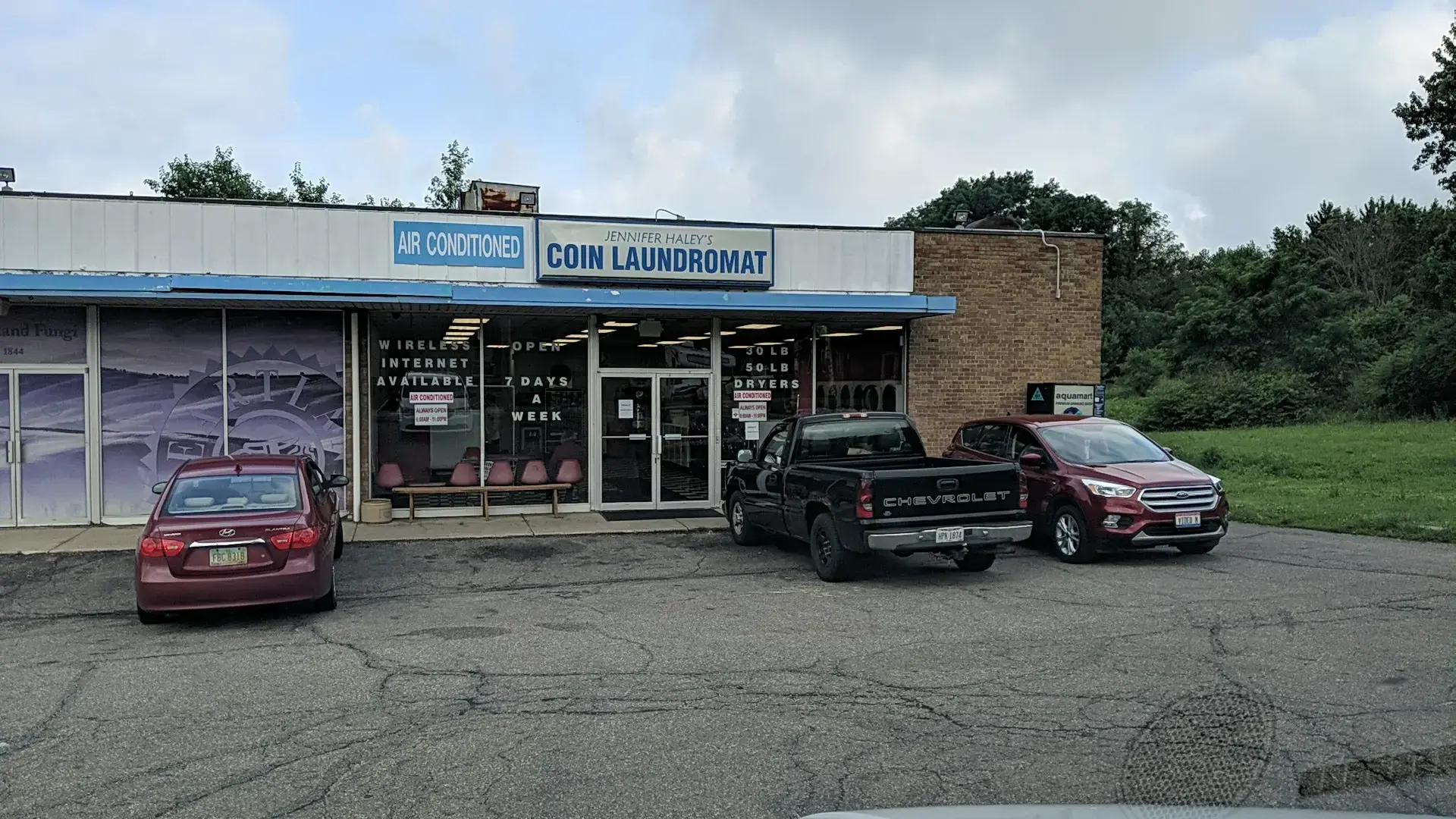 Sophie’s Laundromat - Image 13