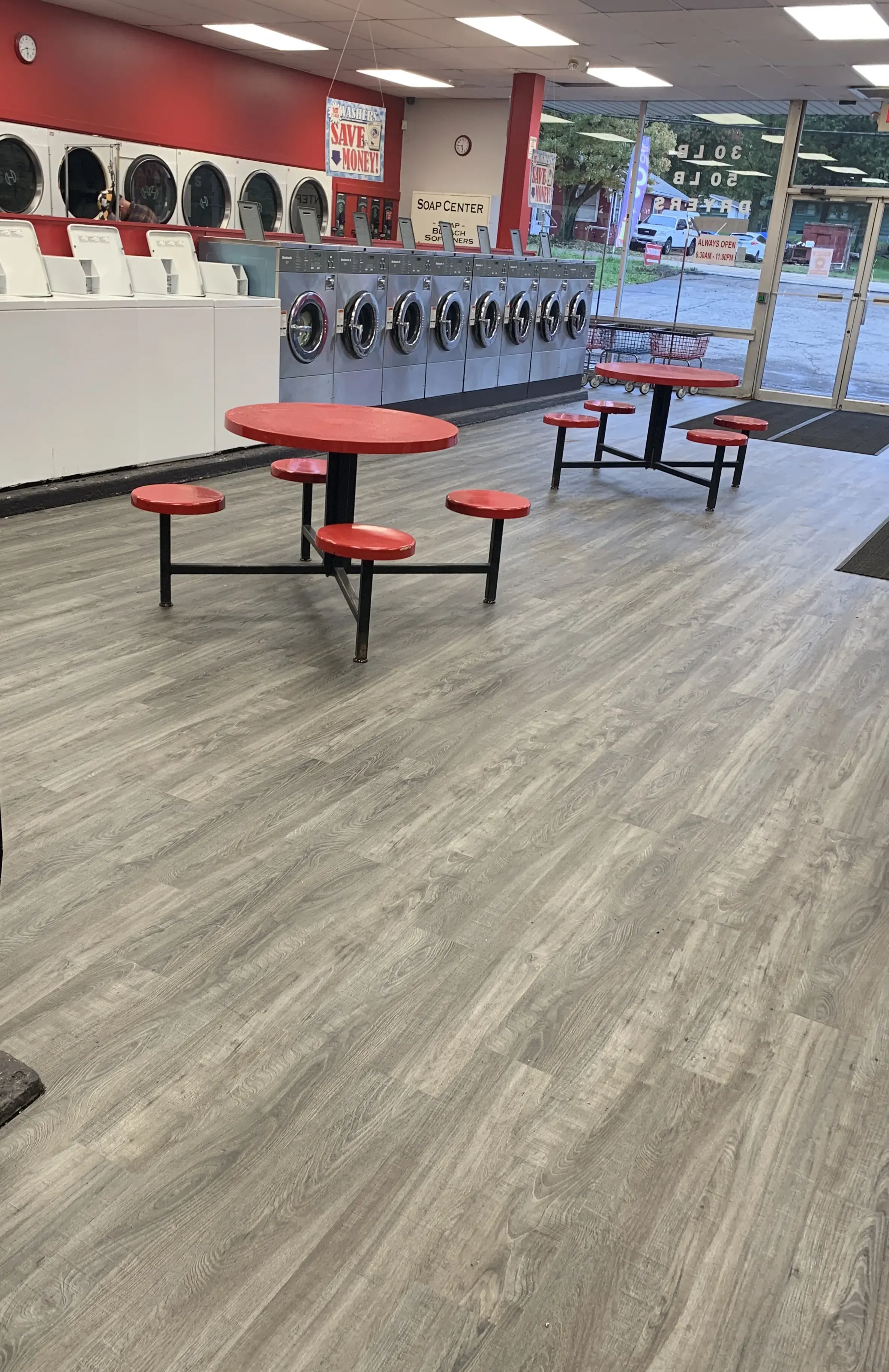 Sophie’s Laundromat - Image 8