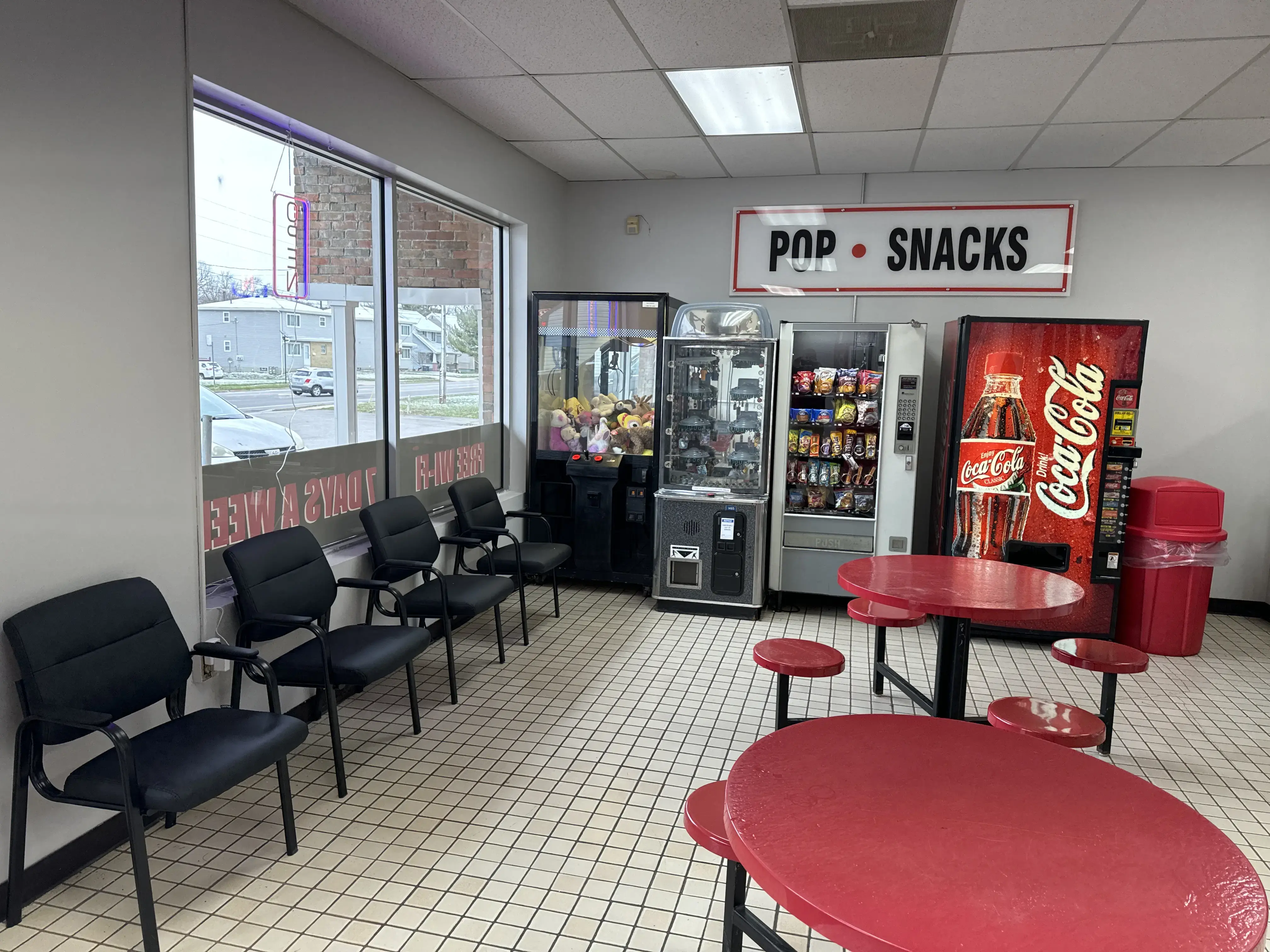 Sophie’s Laundromat thumbnail 6