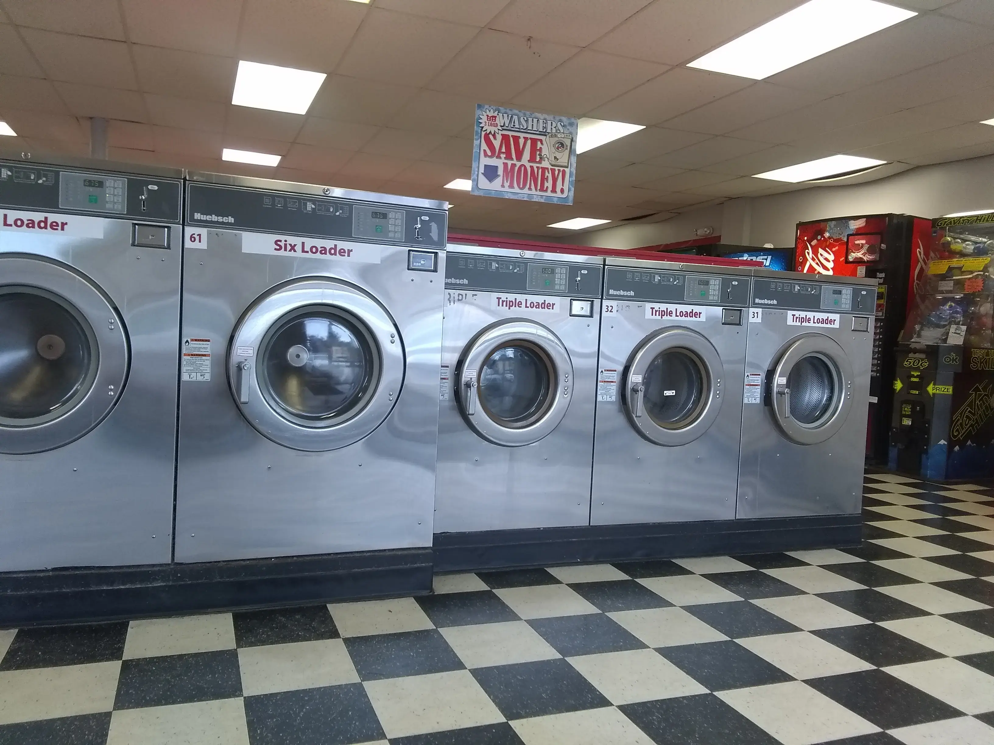 Sophie's Laundromat thumbnail 20