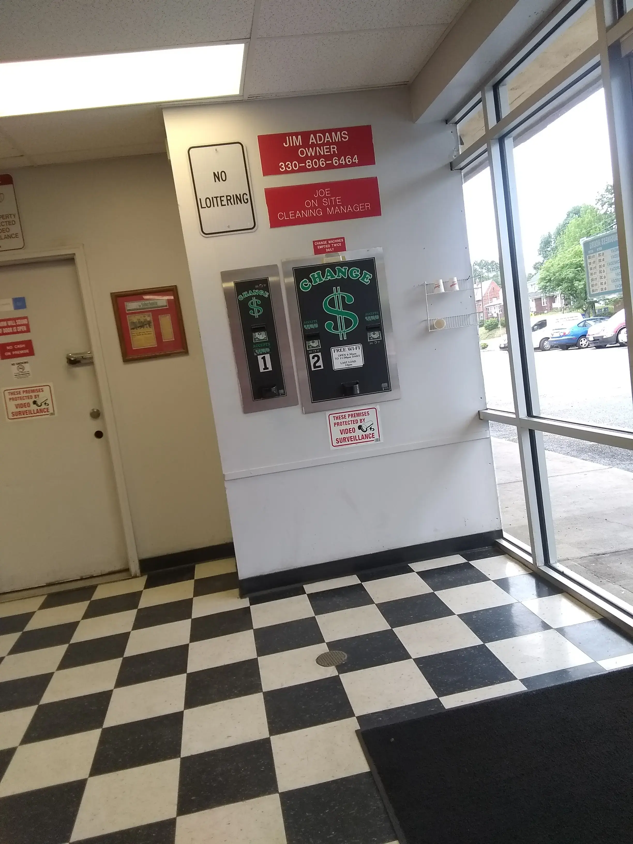 Sophie's Laundromat thumbnail 11