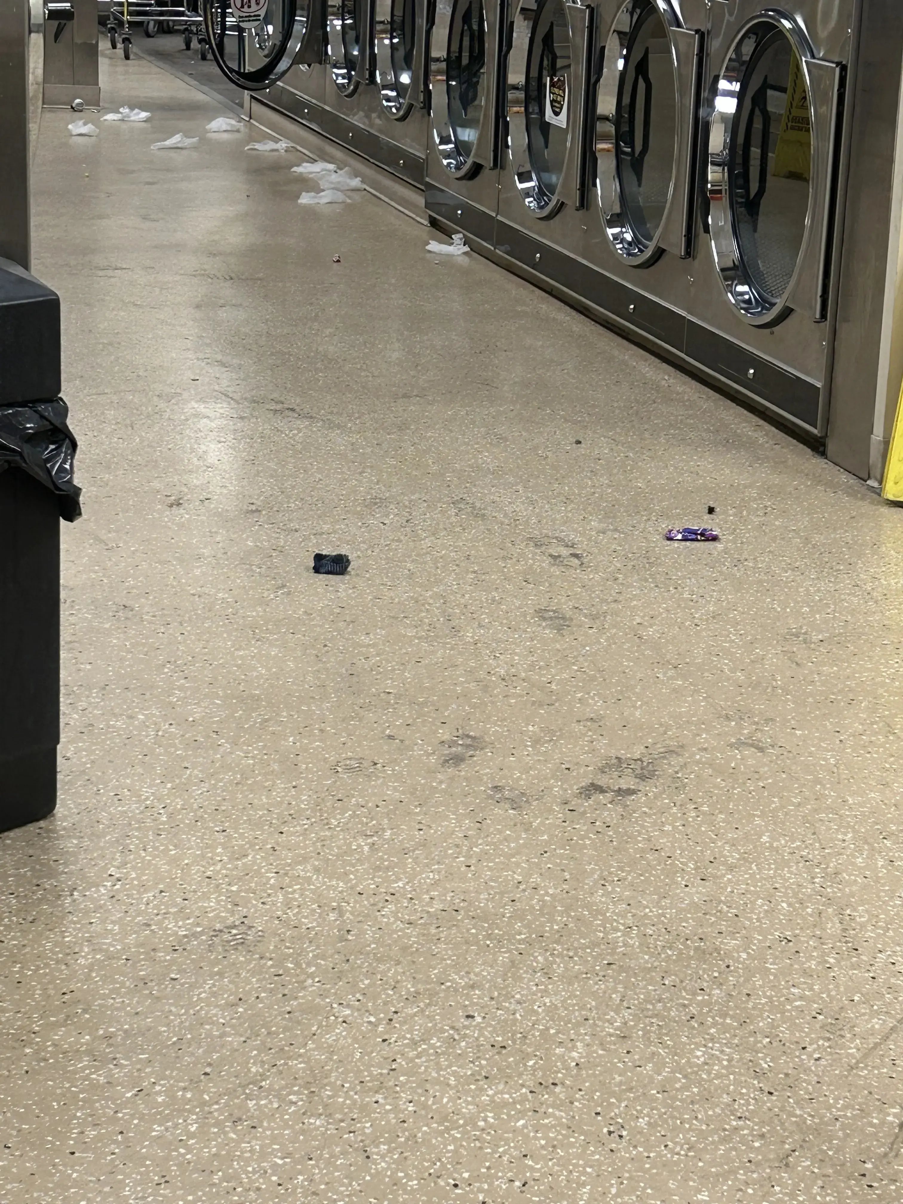 South 4th street Mega Grande Laundromat thumbnail 5