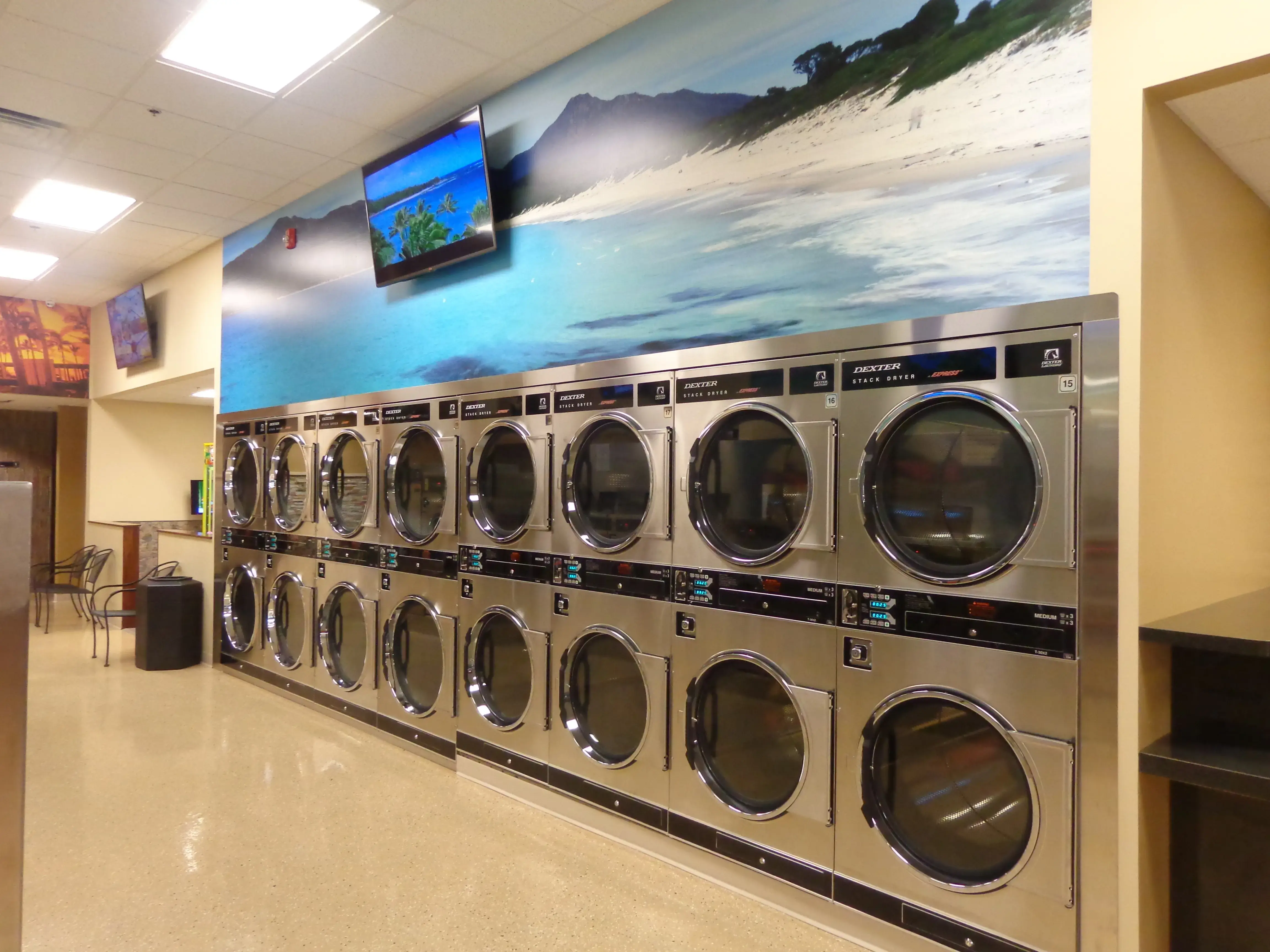 South 4th street Mega Grande Laundromat - Image 17