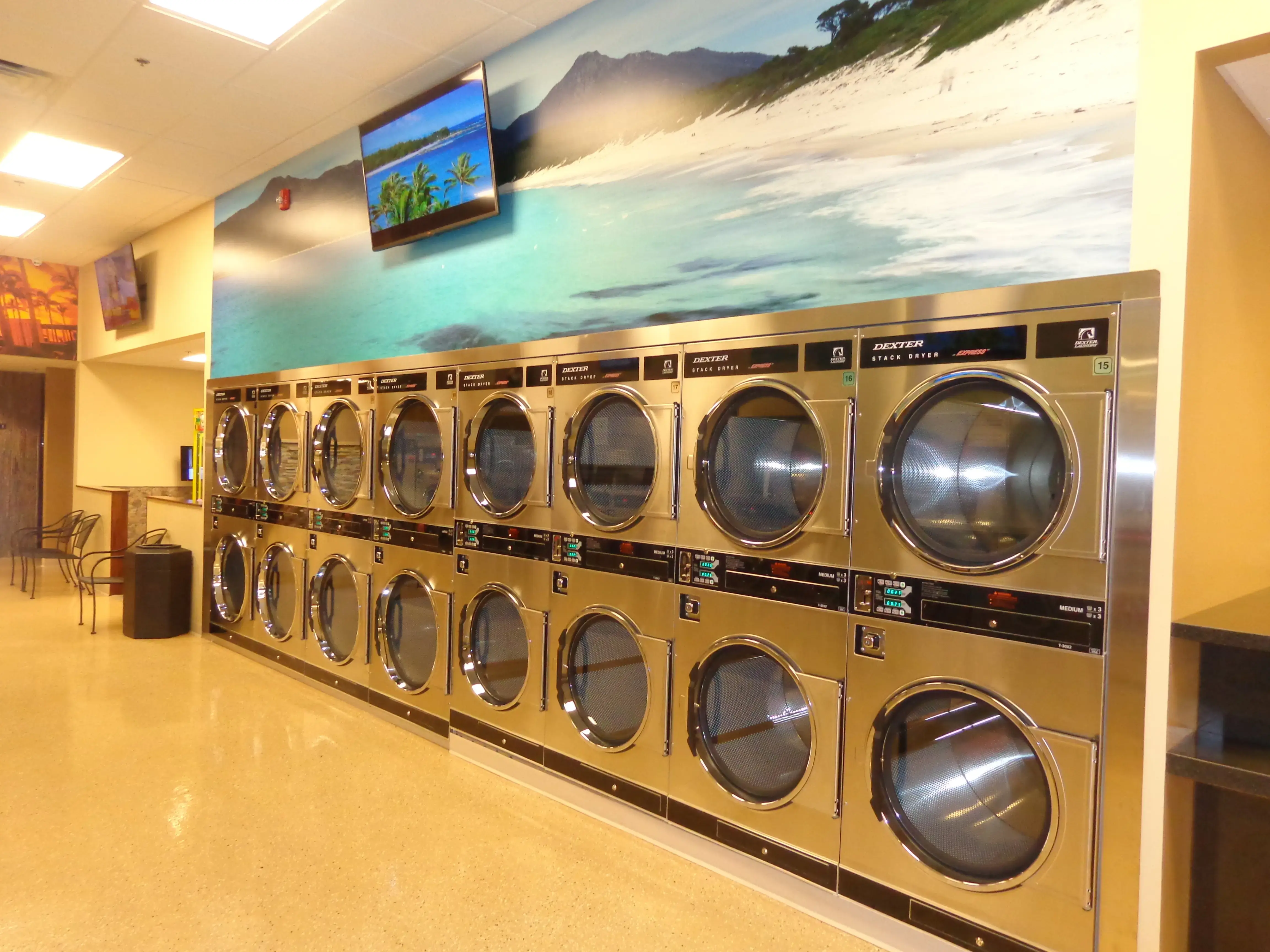 South 4th street Mega Grande Laundromat - Image 16