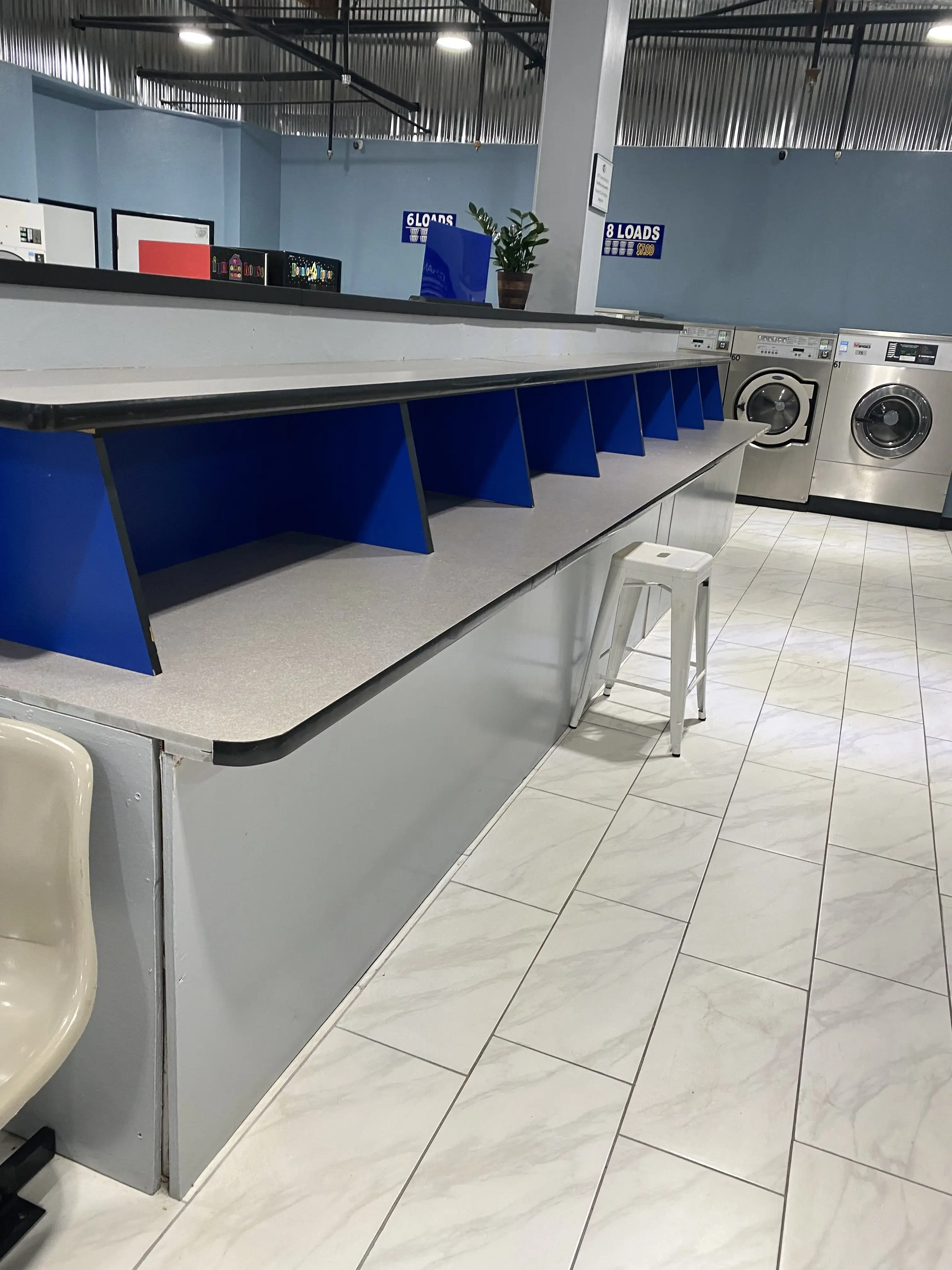 South Bay Coin Laundry thumbnail 9