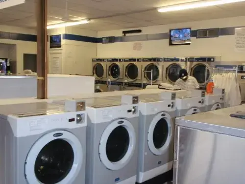 South Boston Road Laundry Land Laundromat - Image 12