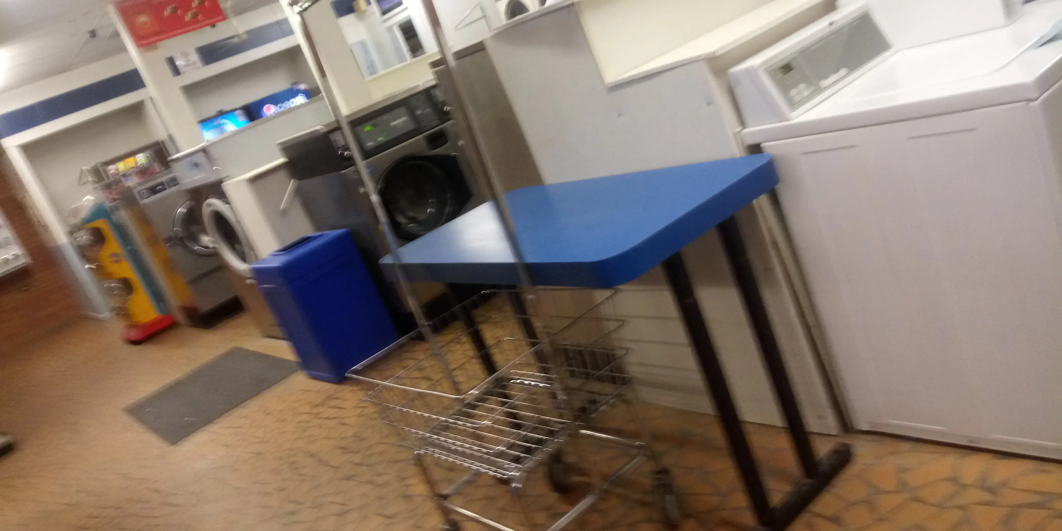 South Boston Road Laundry Land Laundromat - Image 5
