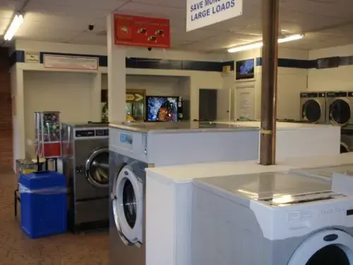 South Boston Road Laundry Land Laundromat - Image 10