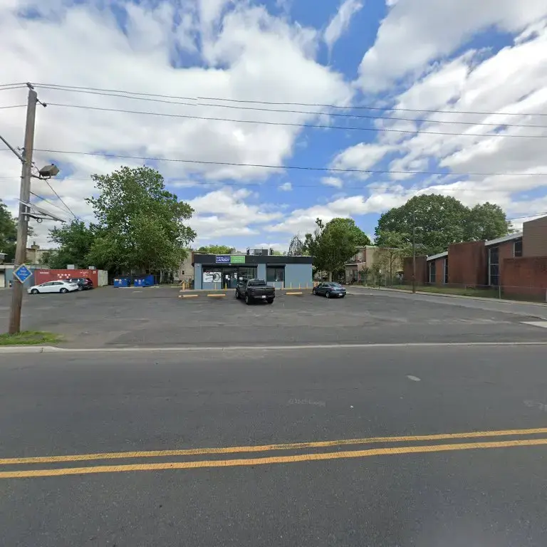 South Camden Laundromat - Image 9