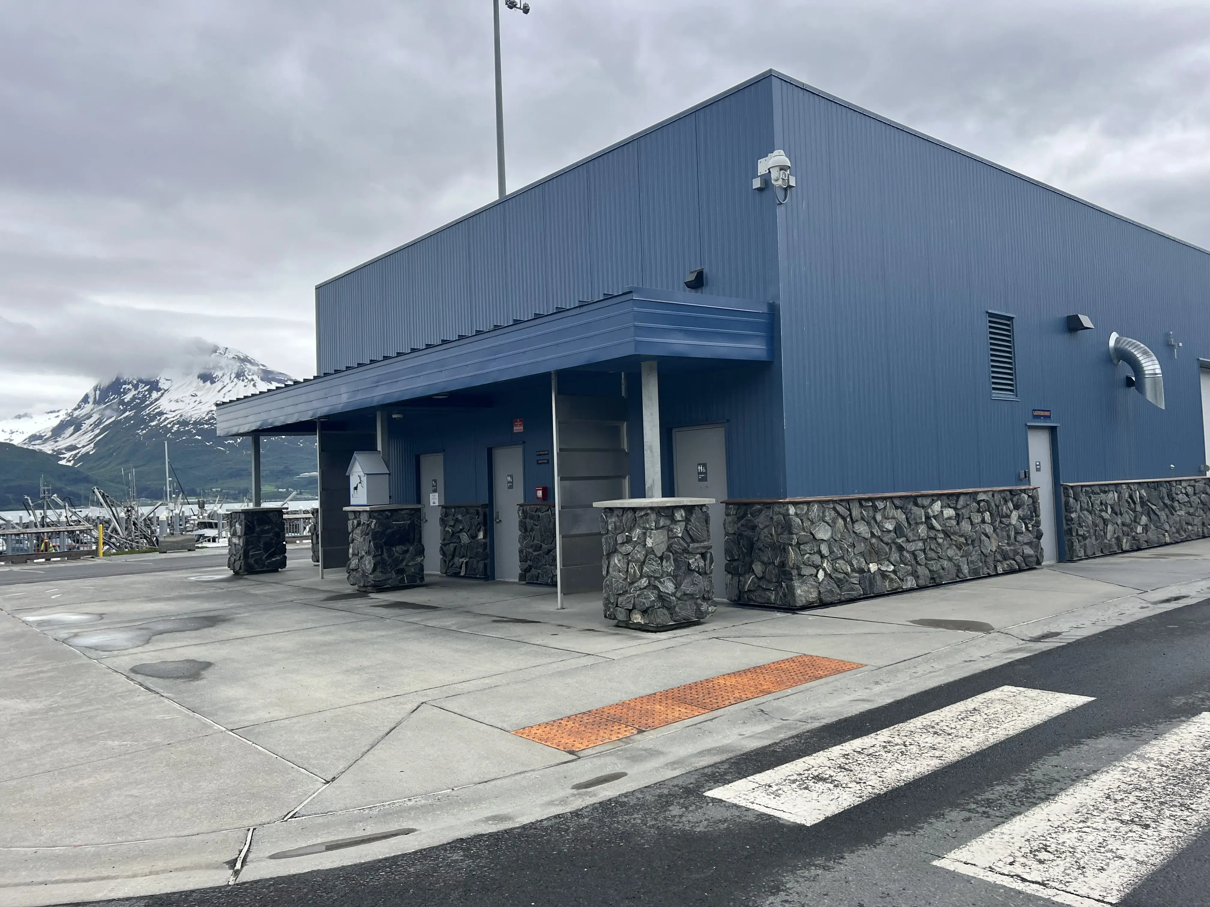 South harbor Laundromat and bath house - Image 2